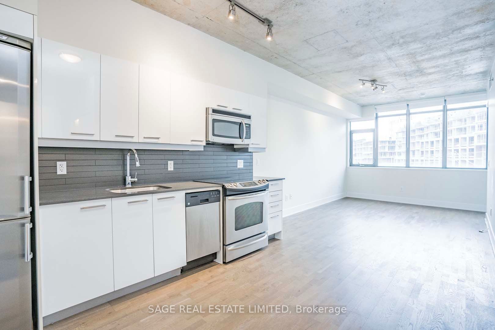 90 Trinity Street 305 Property Photo 4