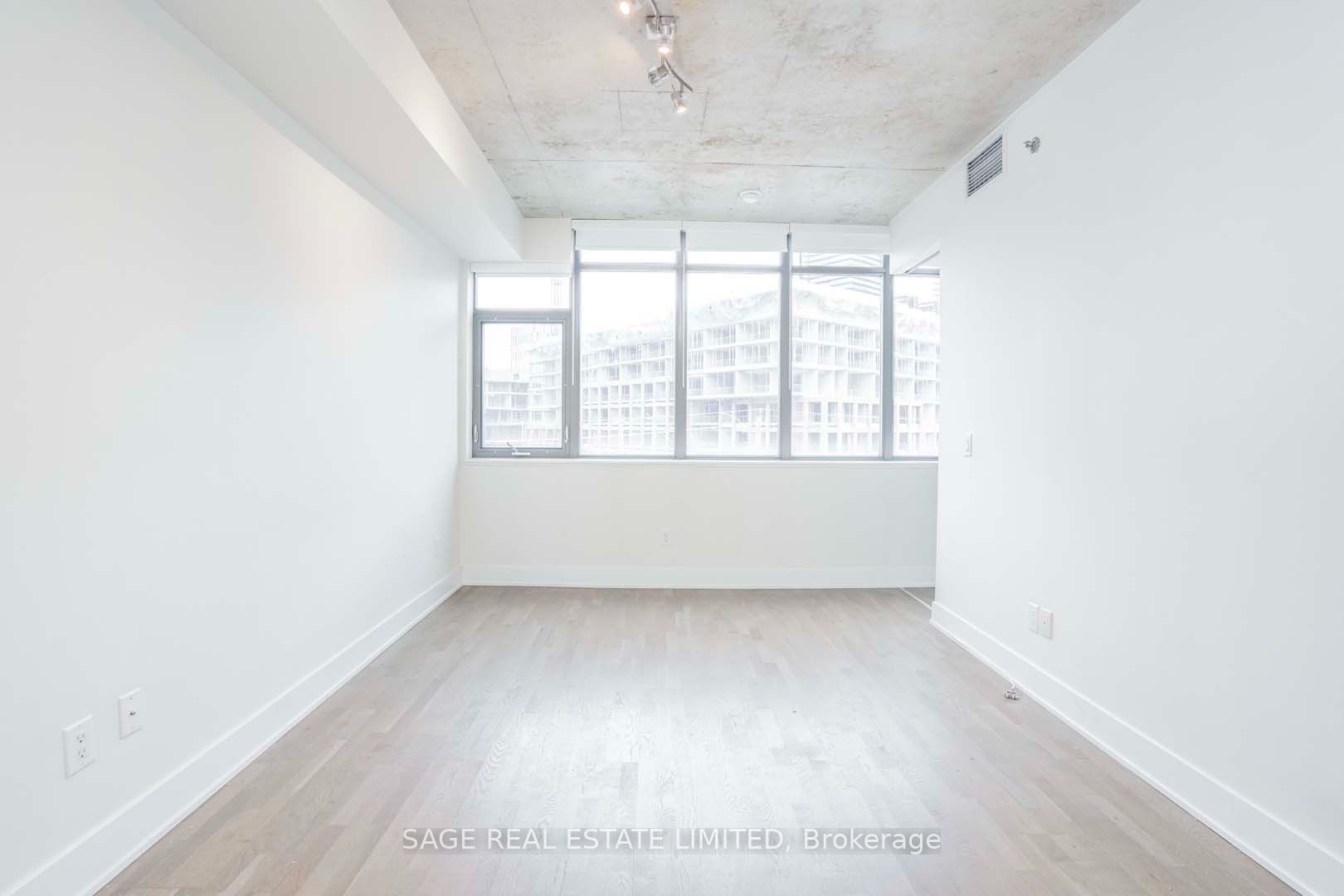 90 Trinity Street 305 Property Photo 5