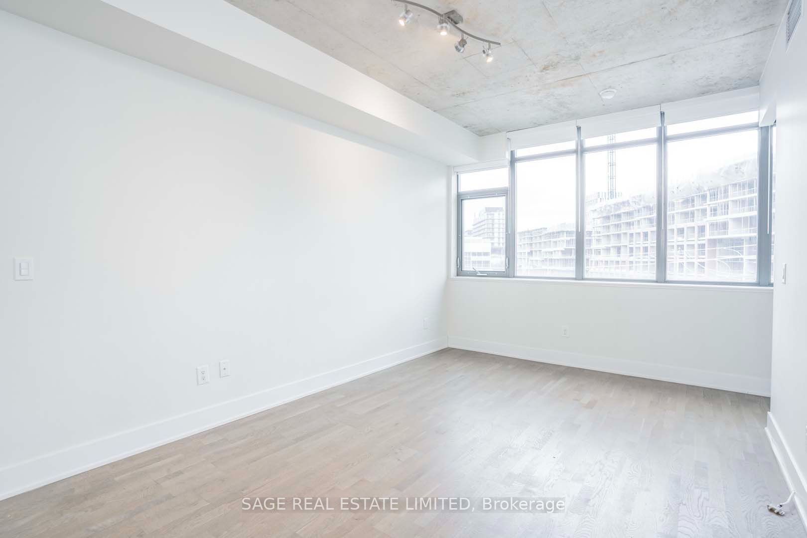 90 Trinity Street 305 Property Photo 6