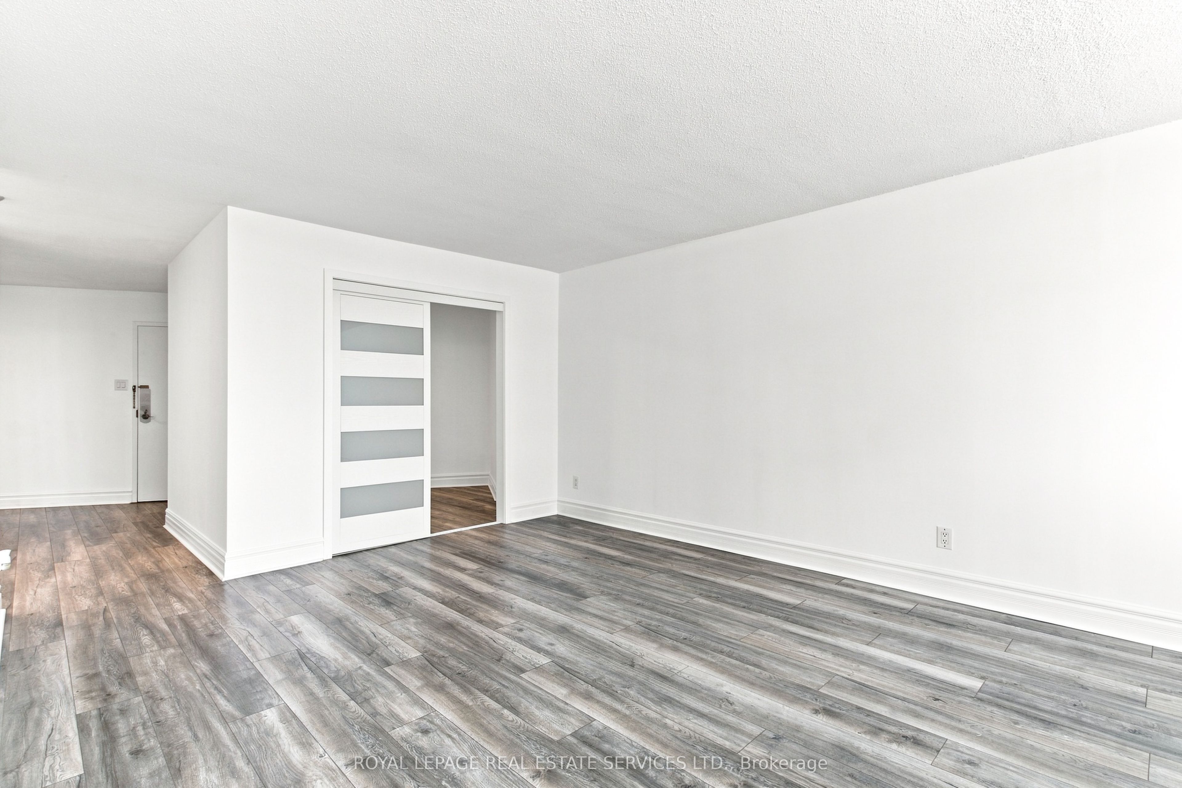 250 Queens Quay 1104 Property Photo 11