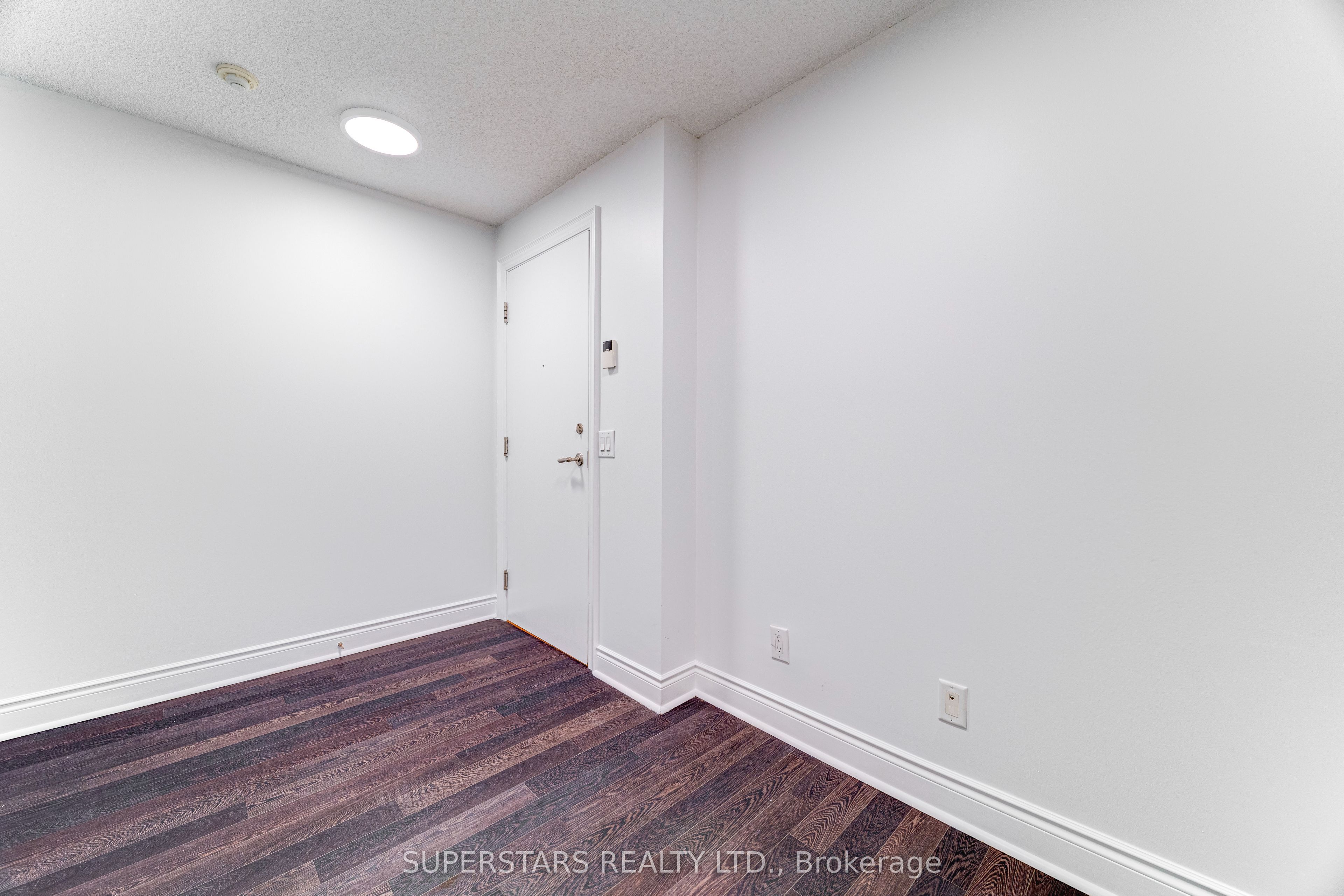 25 Greenview Avenue 524 Property Photo 10