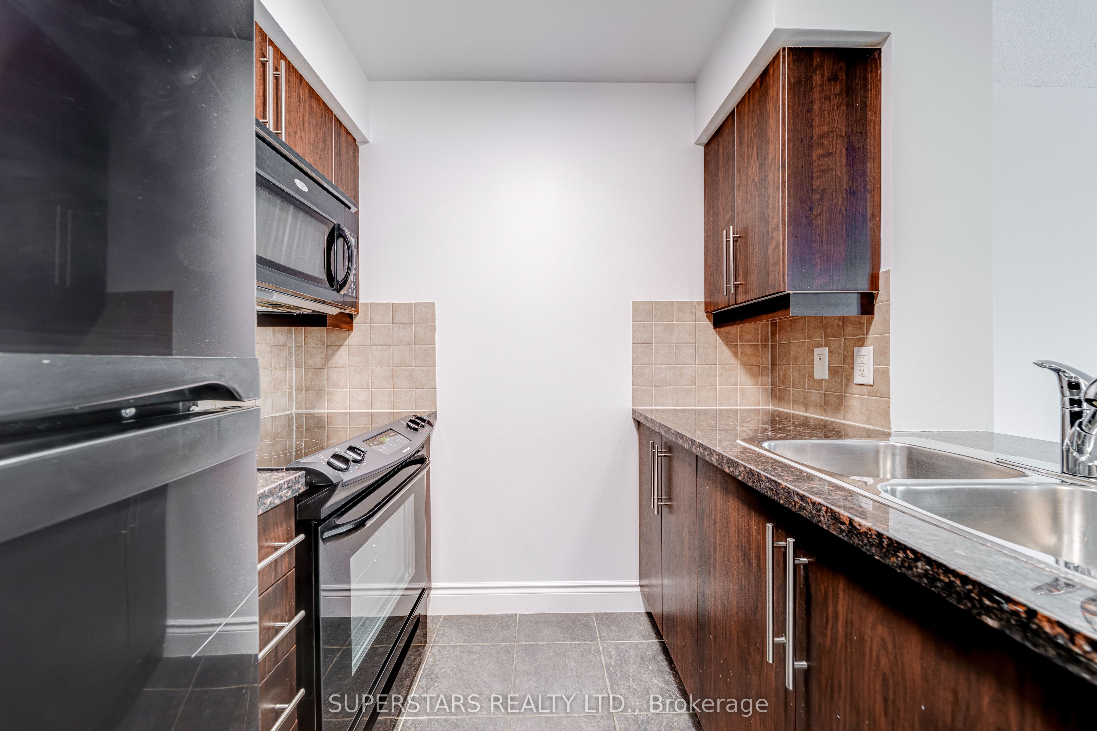 25 Greenview Avenue 524 Property Photo 14