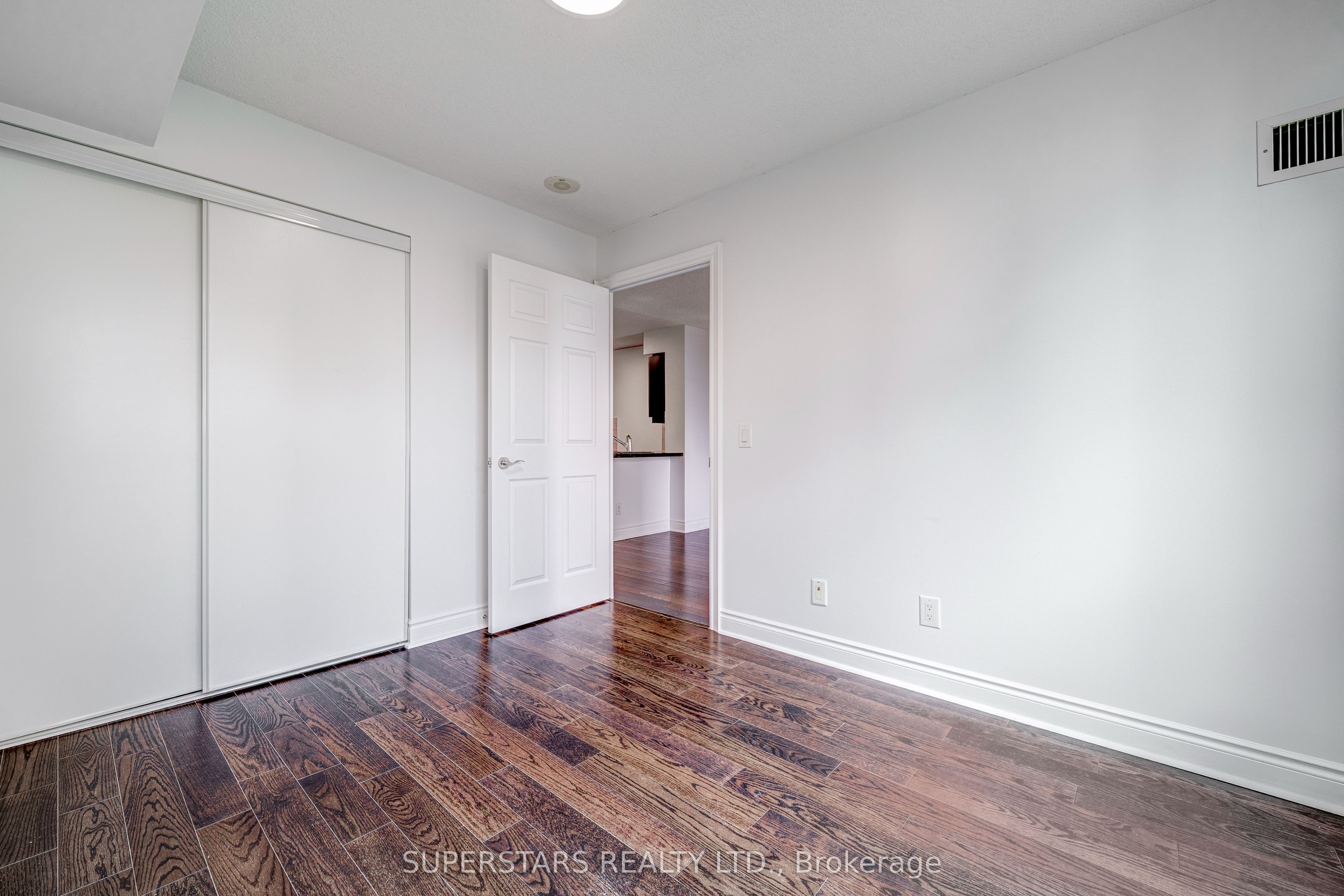 25 Greenview Avenue 524 Property Photo 20