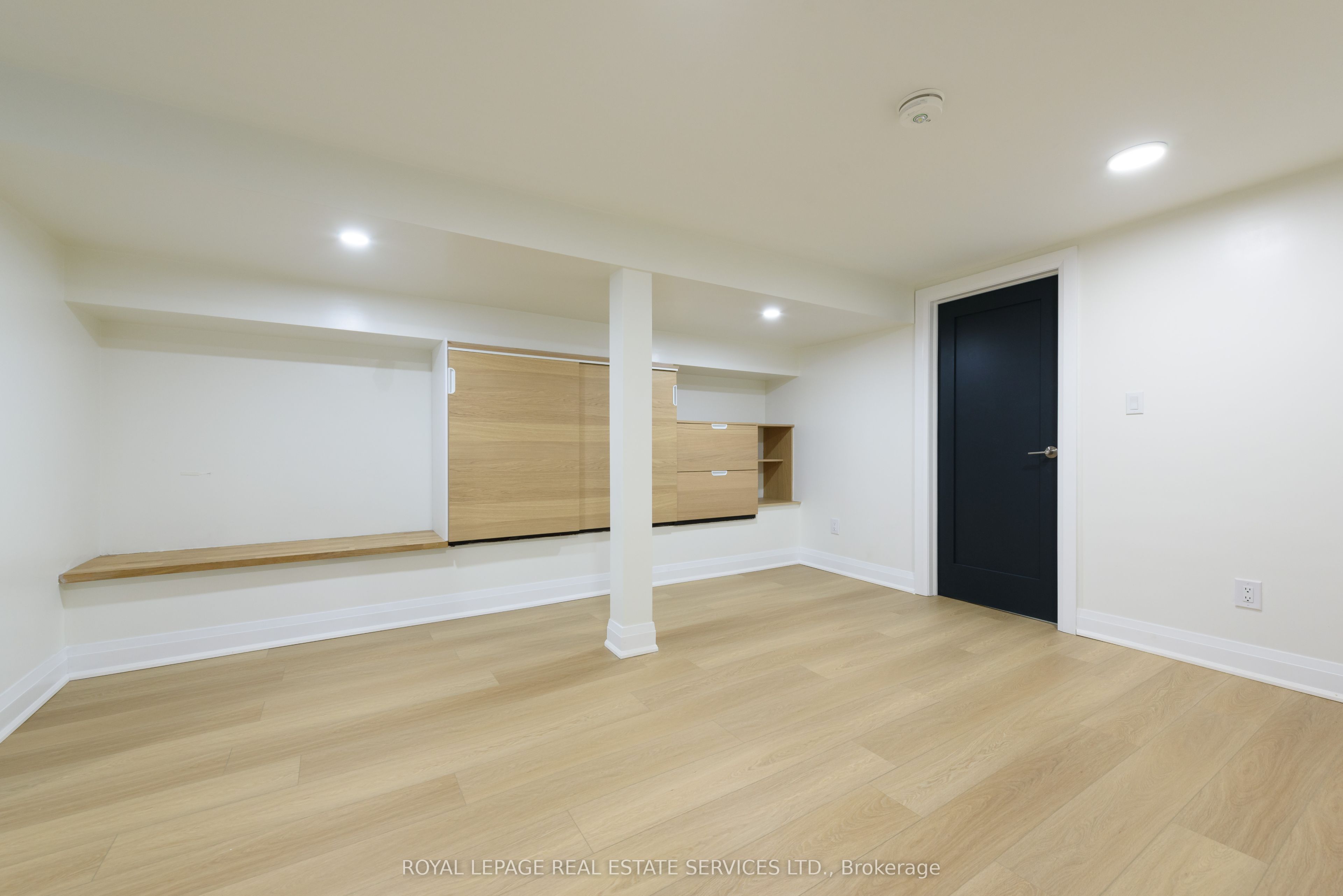 81 Major Street Lower Property Photo 2