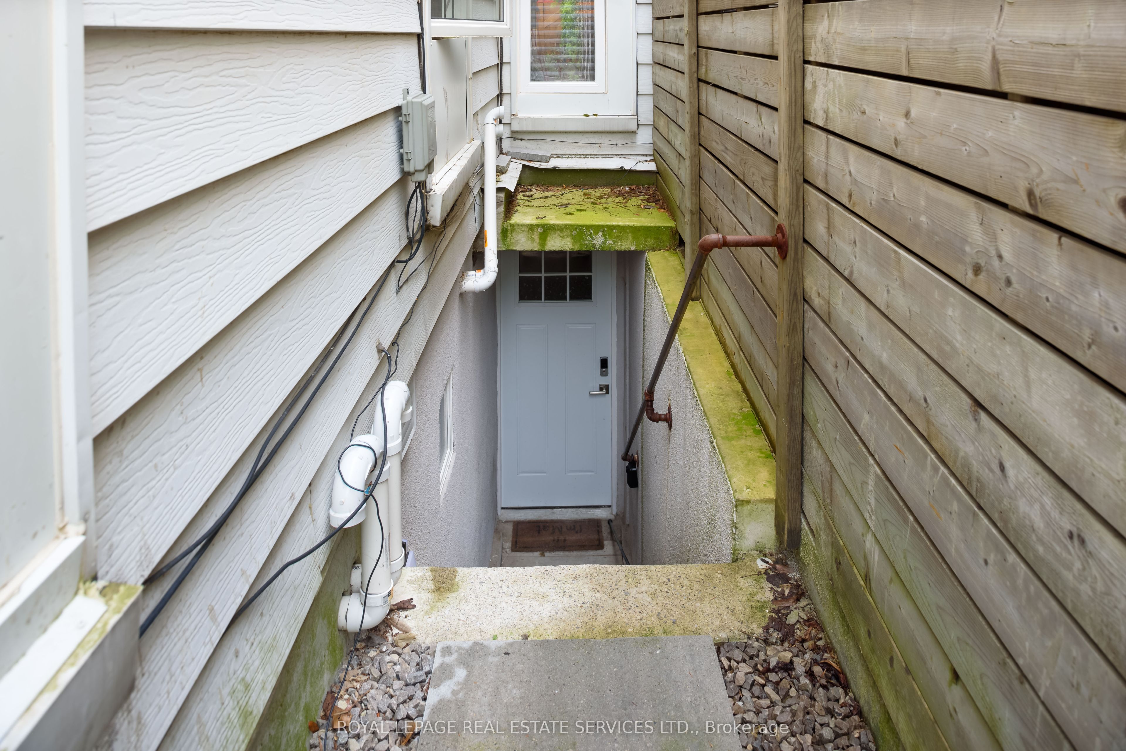 81 Major Street Lower Property Photo 20