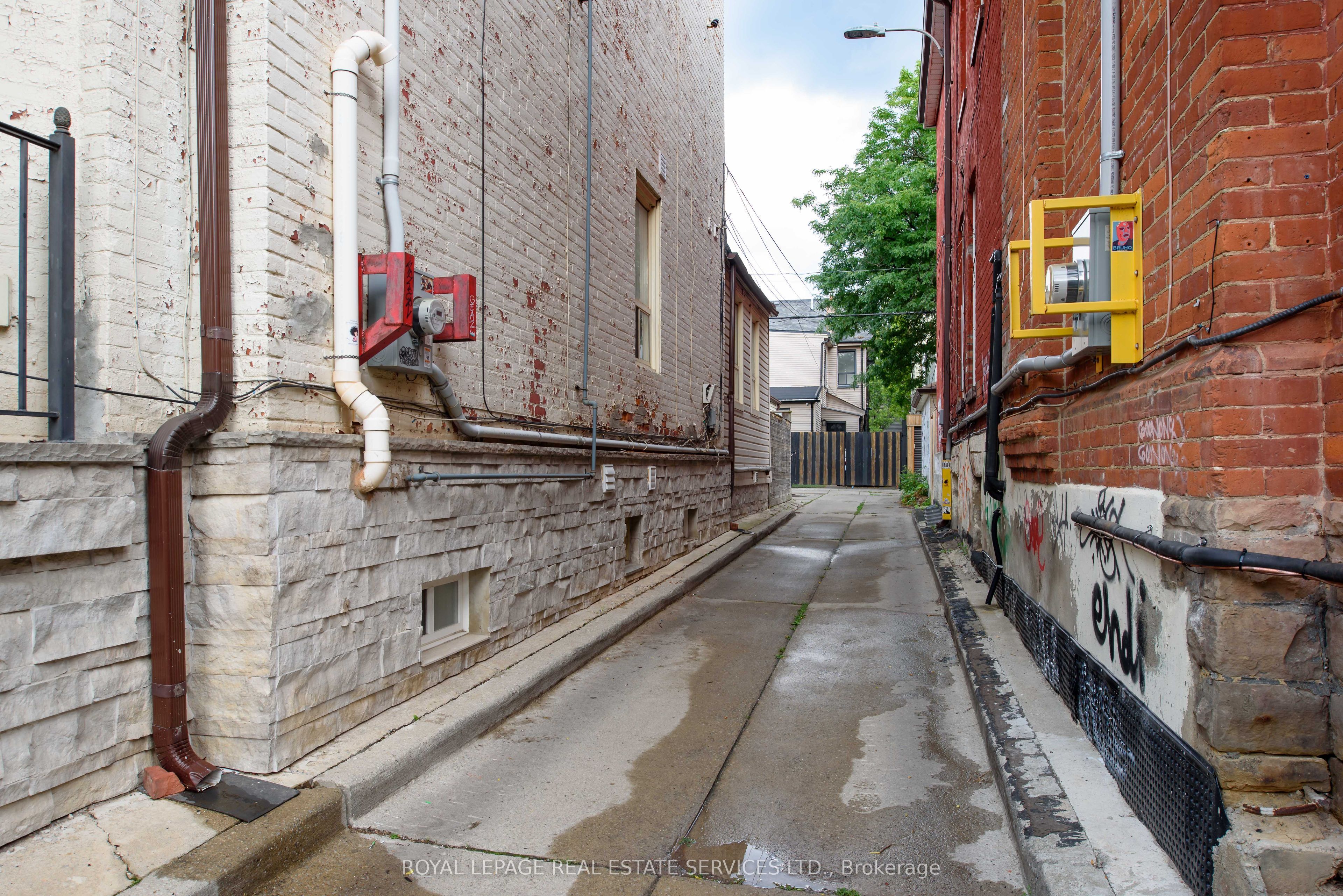 81 Major Street Lower Property Photo 25