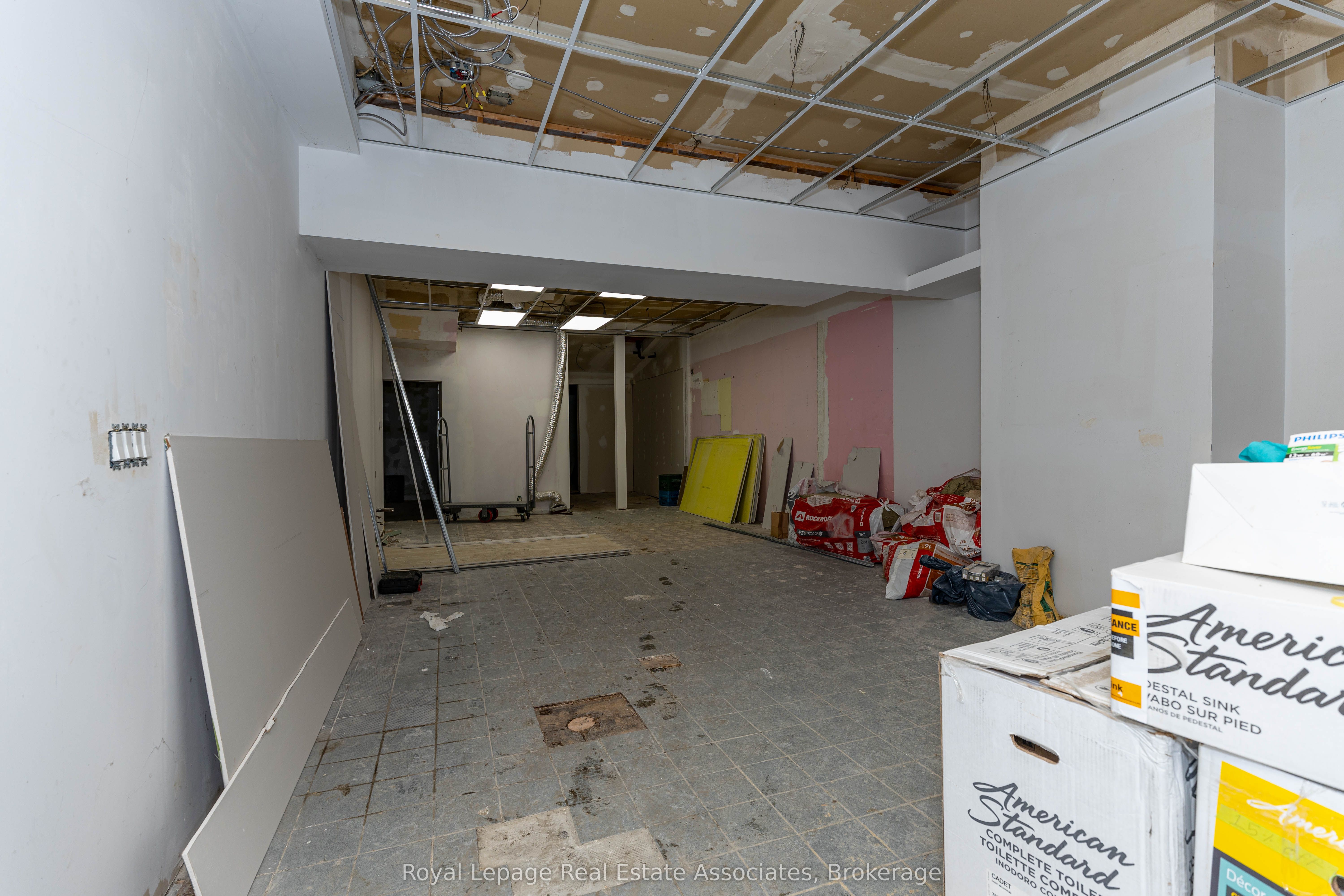 198 Bathurst Street Property Photo 2