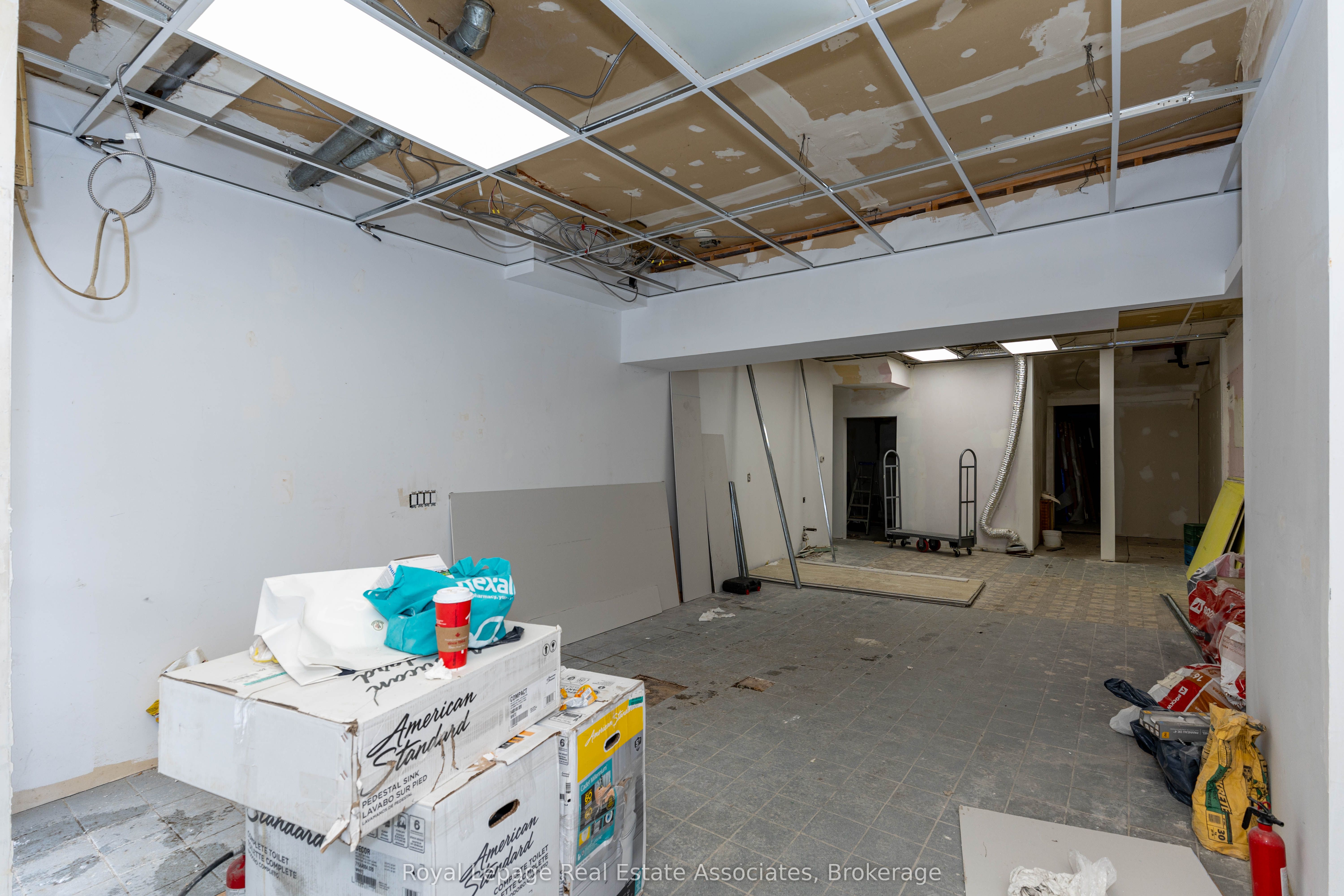 198 Bathurst Street Property Photo 4