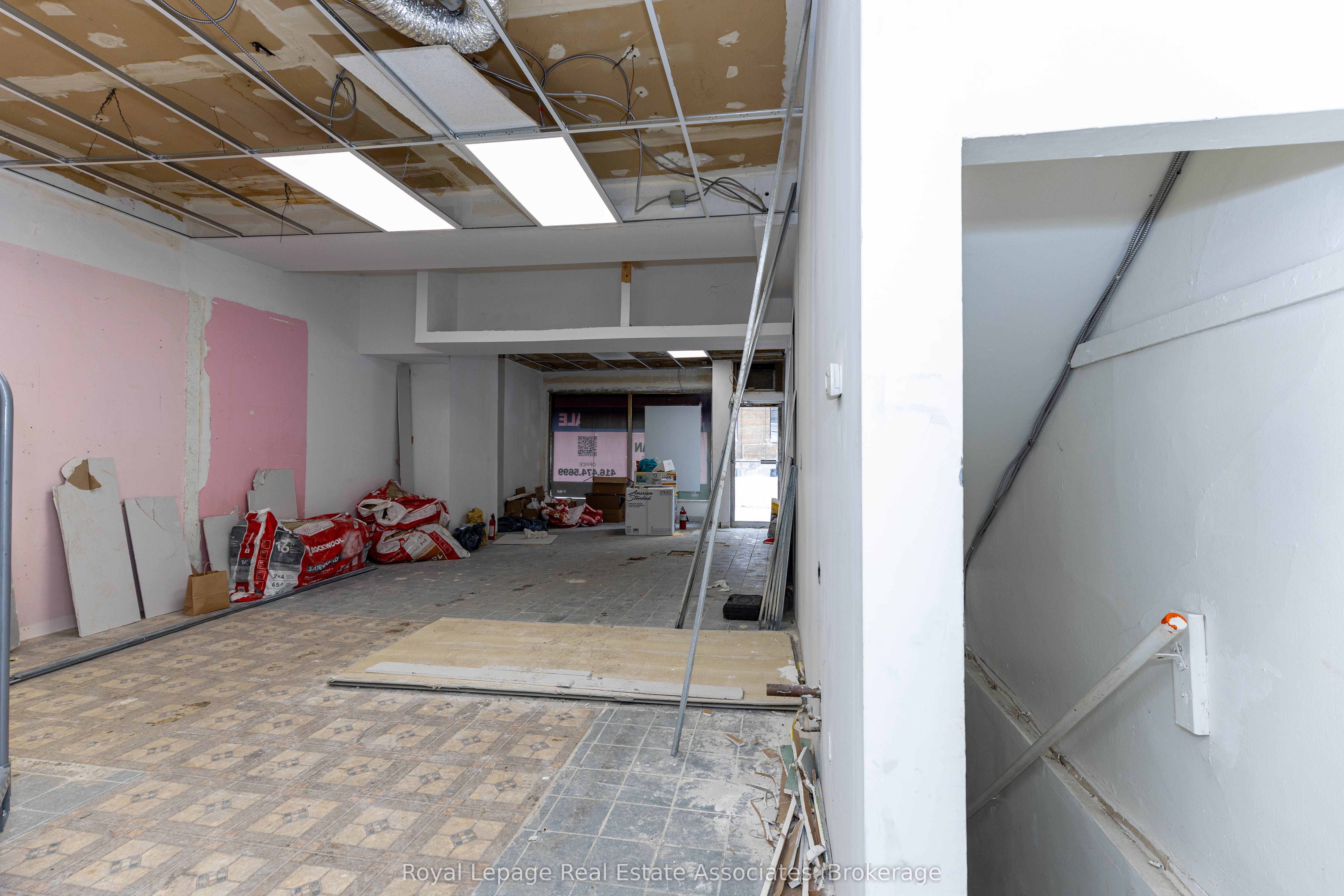 198 Bathurst Street Property Photo 6