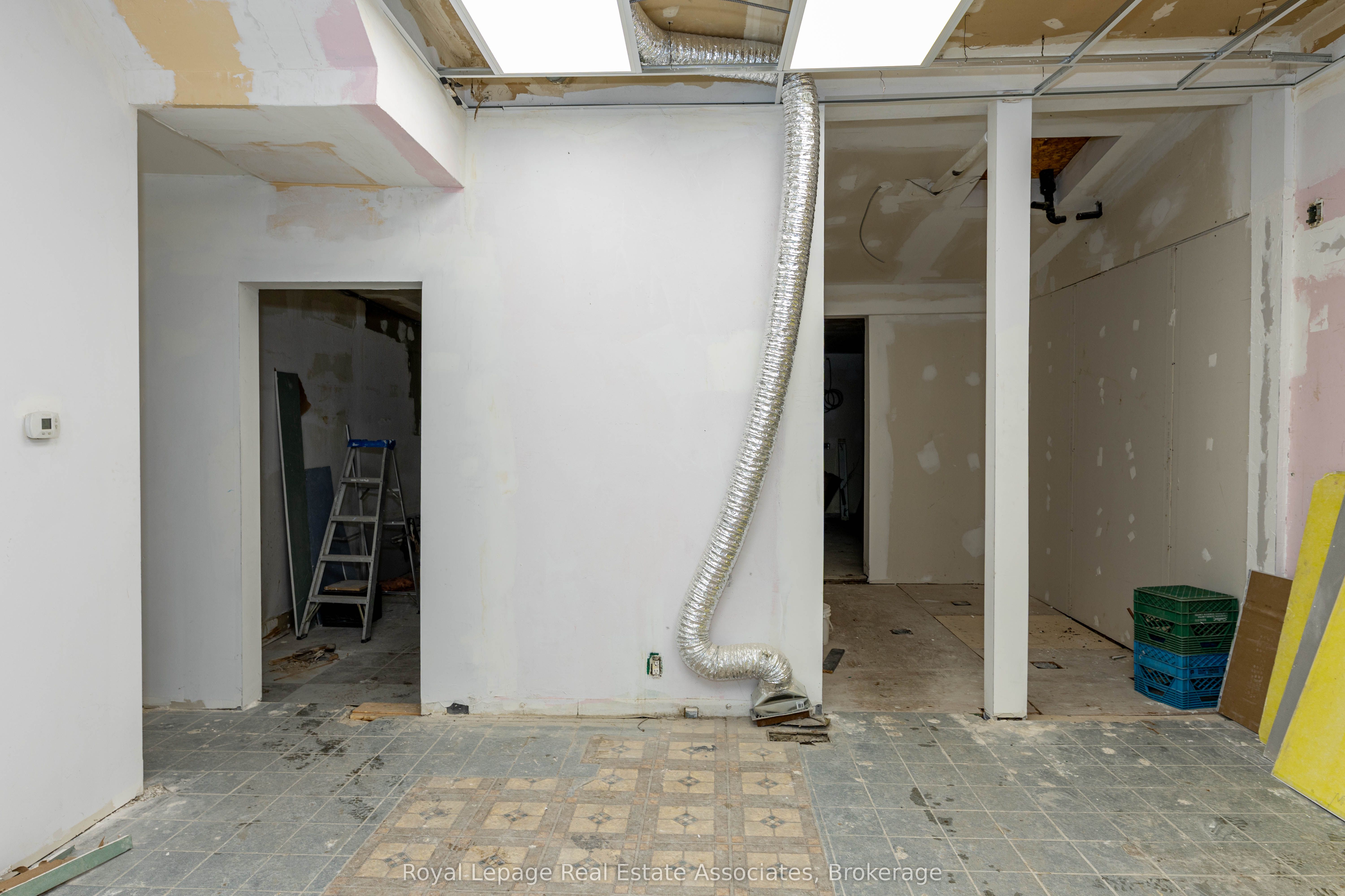 198 Bathurst Street Property Photo 7
