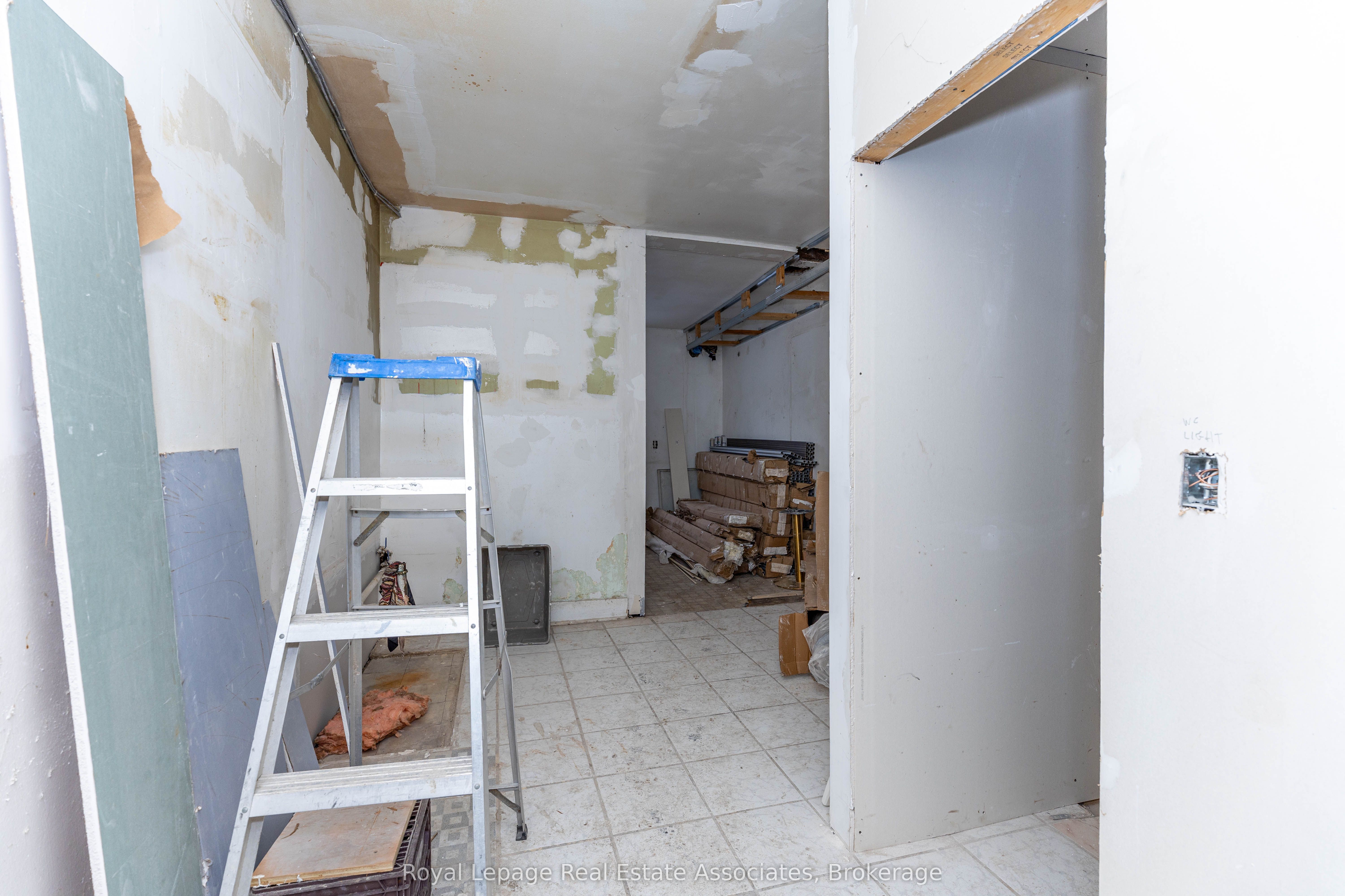 198 Bathurst Street Property Photo 10