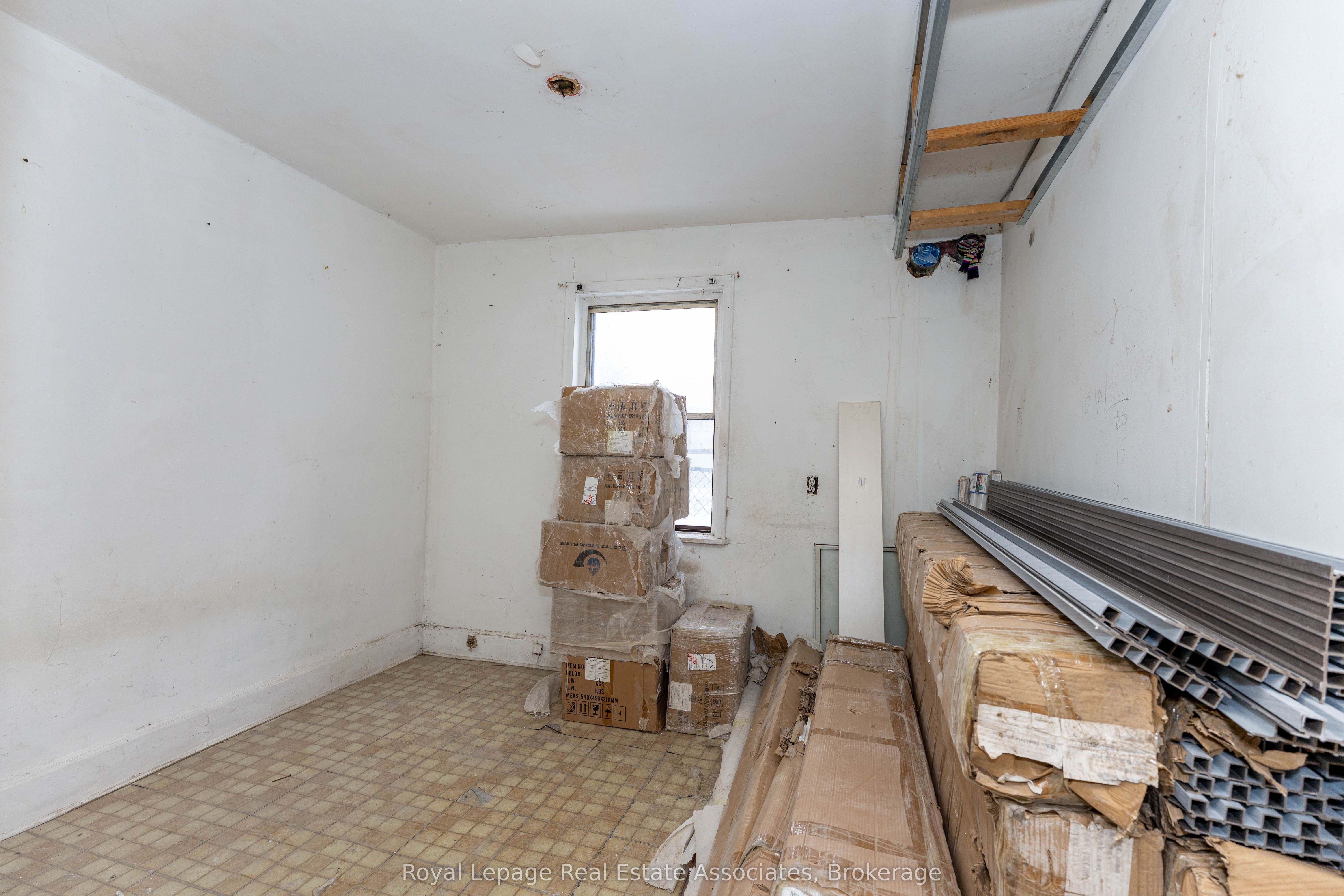 198 Bathurst Street Property Photo 13