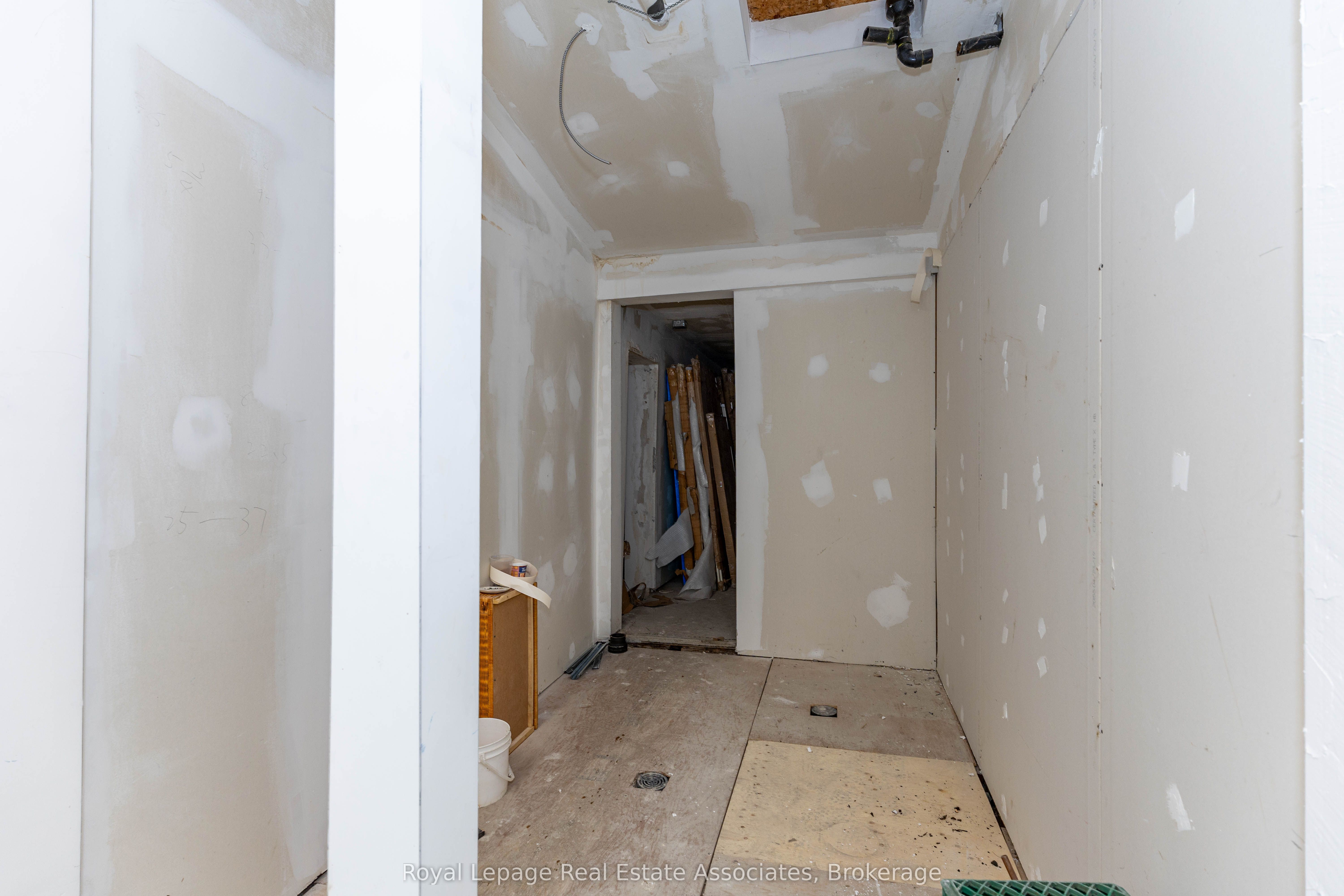 198 Bathurst Street Property Photo 15