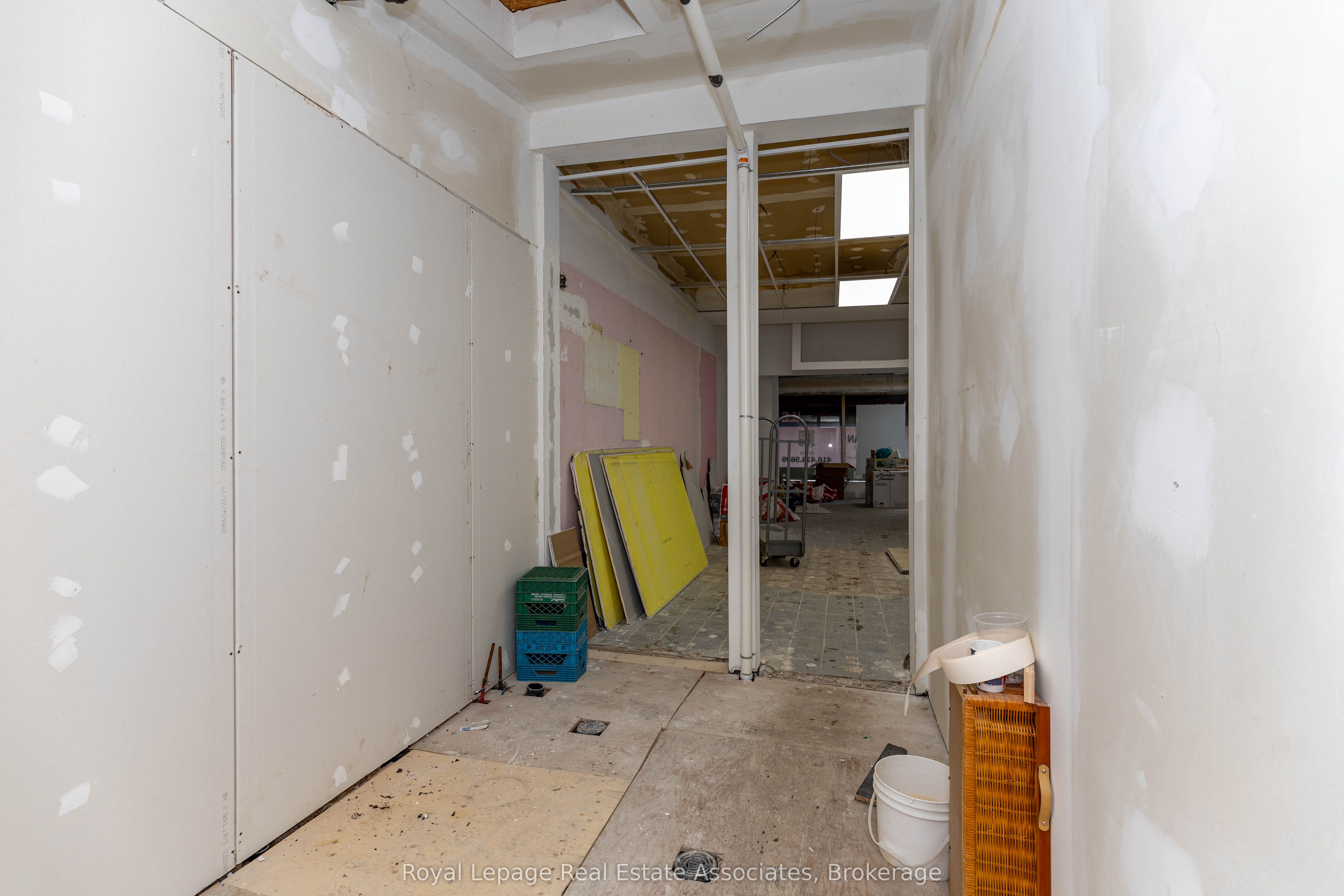 198 Bathurst Street Property Photo 16