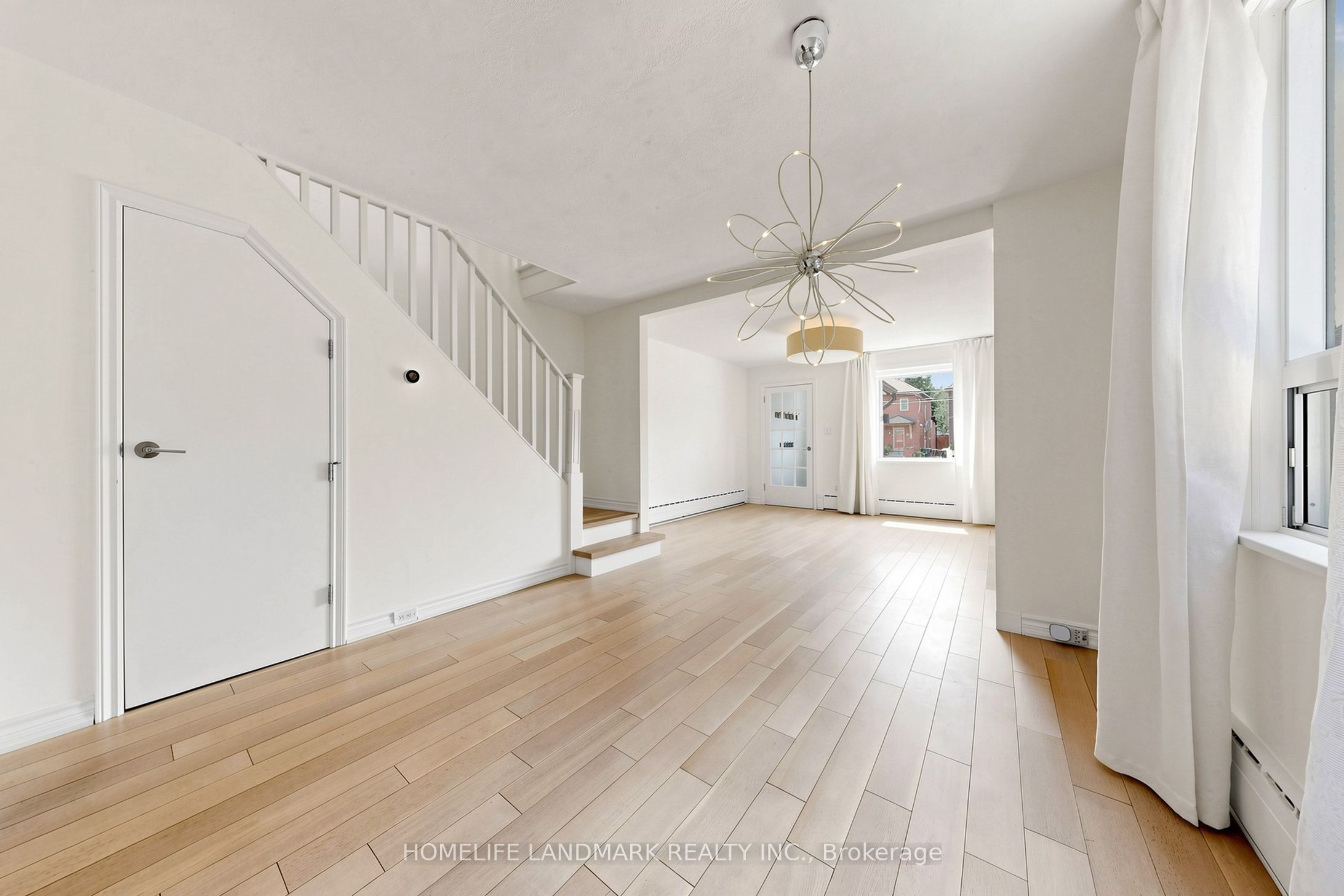 190 Lawrence Avenue W Property Photo 7