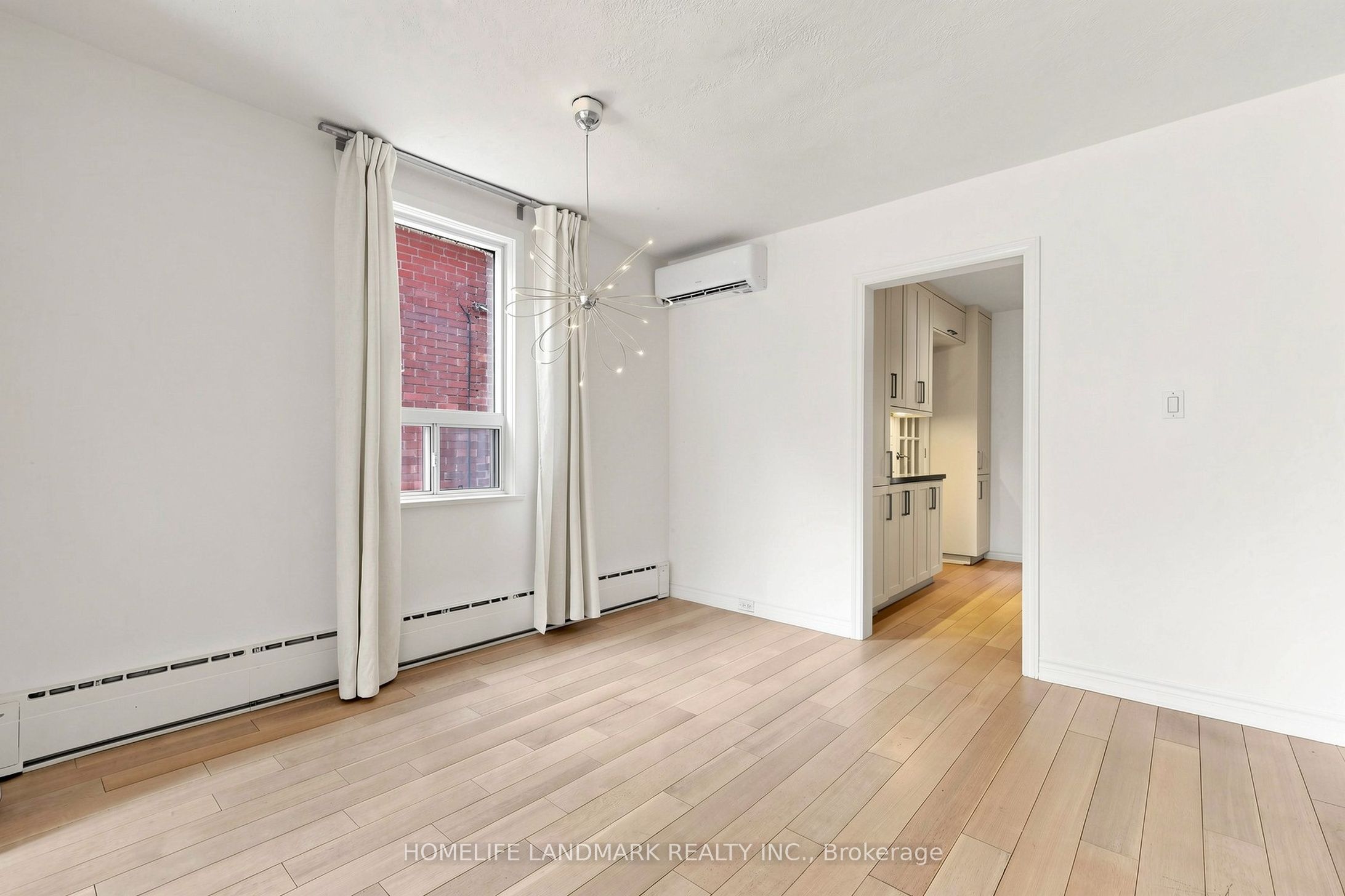 190 Lawrence Avenue W Property Photo 8