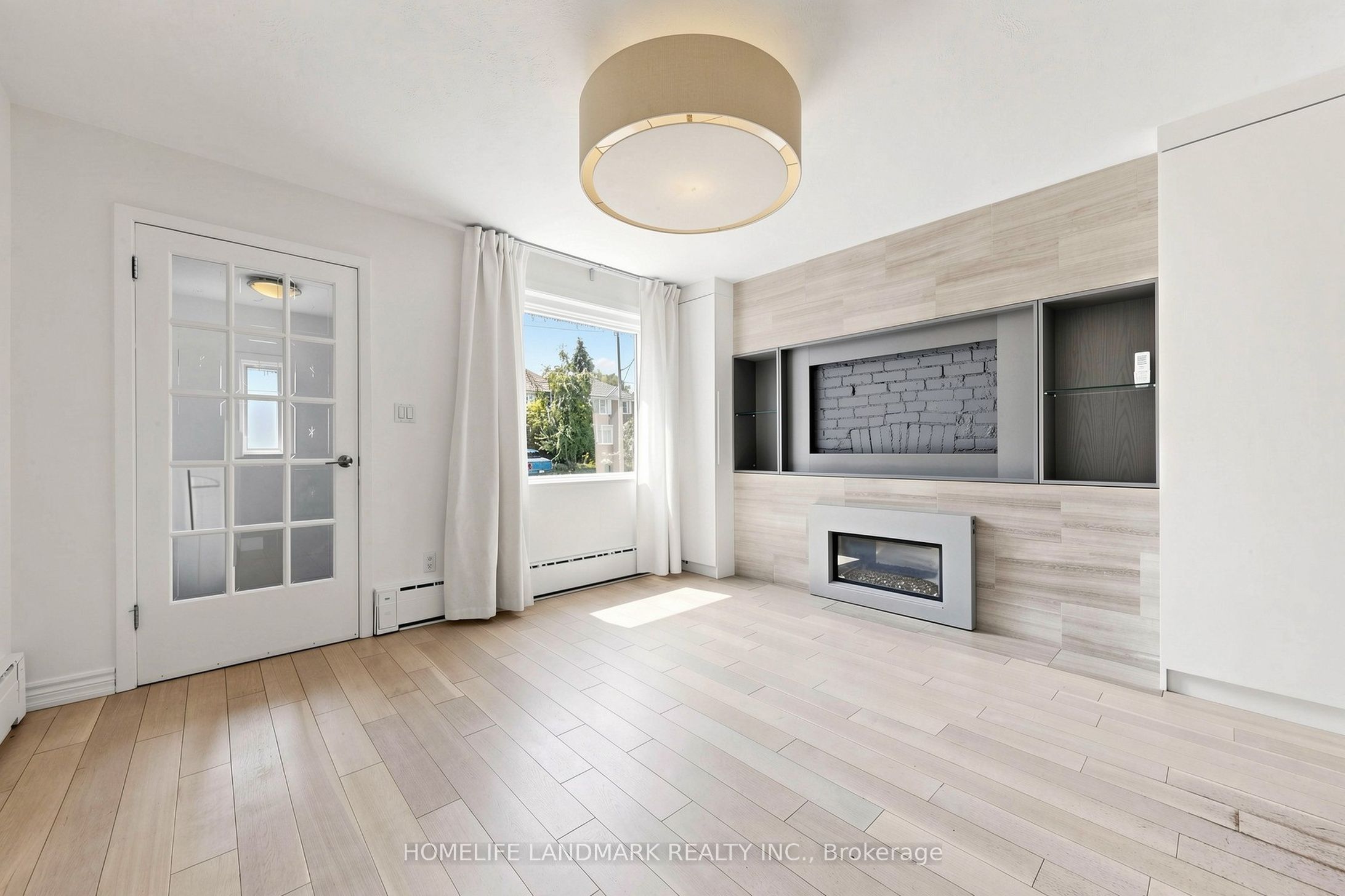 190 Lawrence Avenue W Property Photo 10