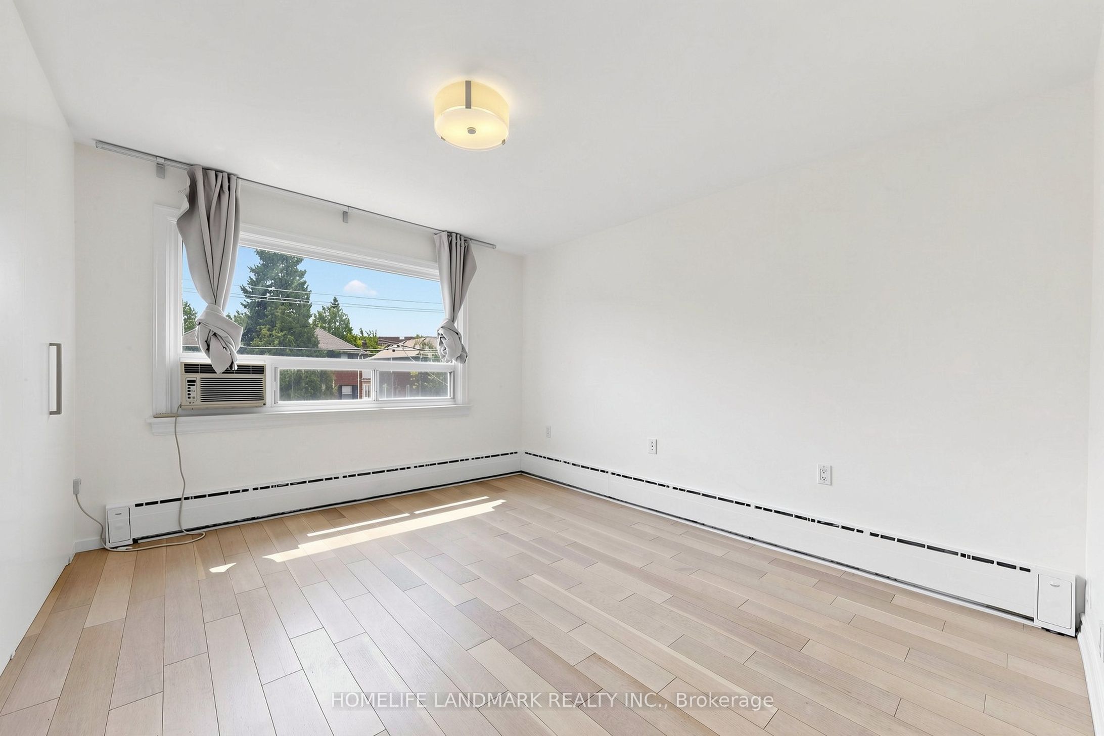 190 Lawrence Avenue W Property Photo 20