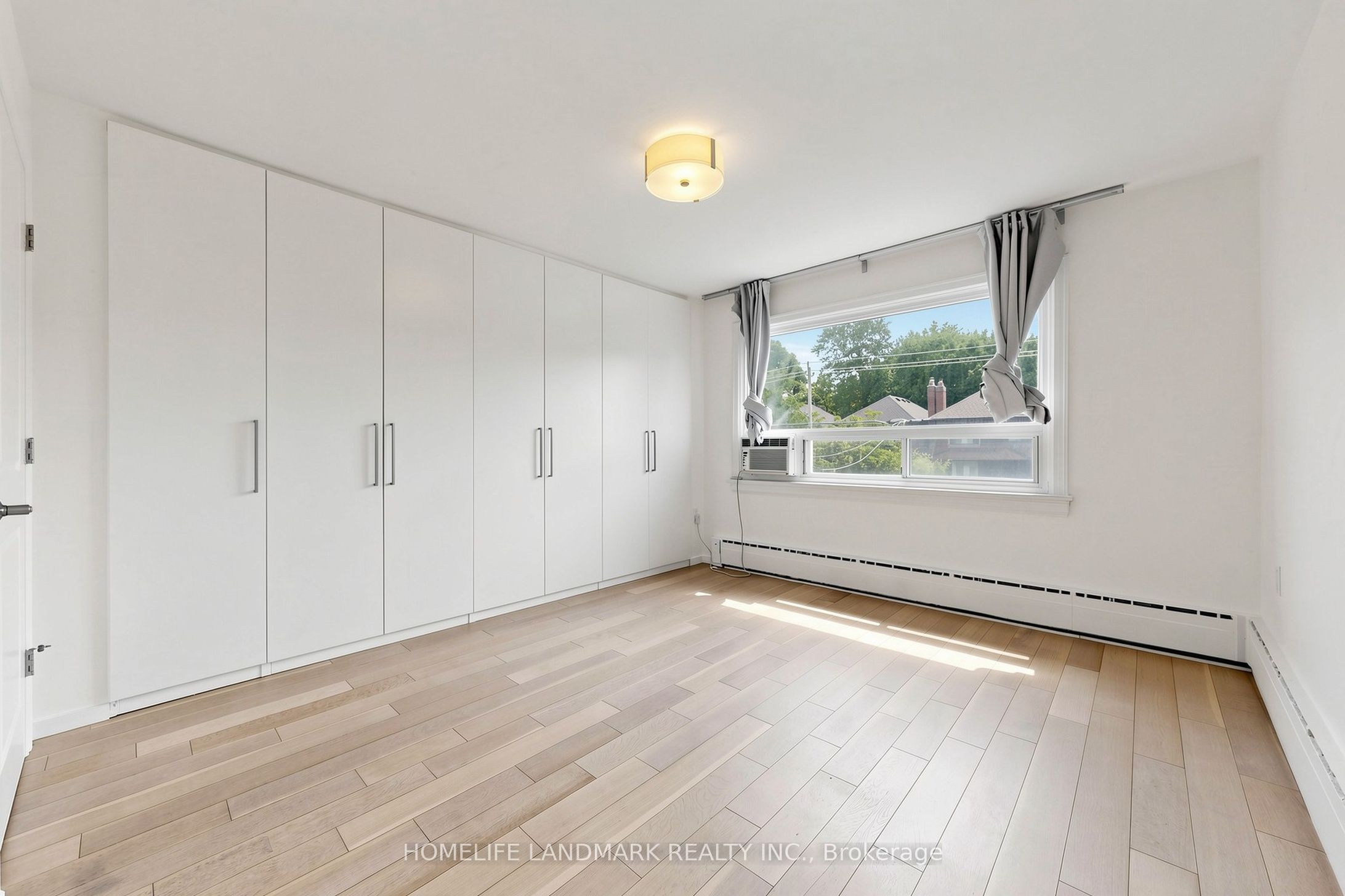 190 Lawrence Avenue W Property Photo 22