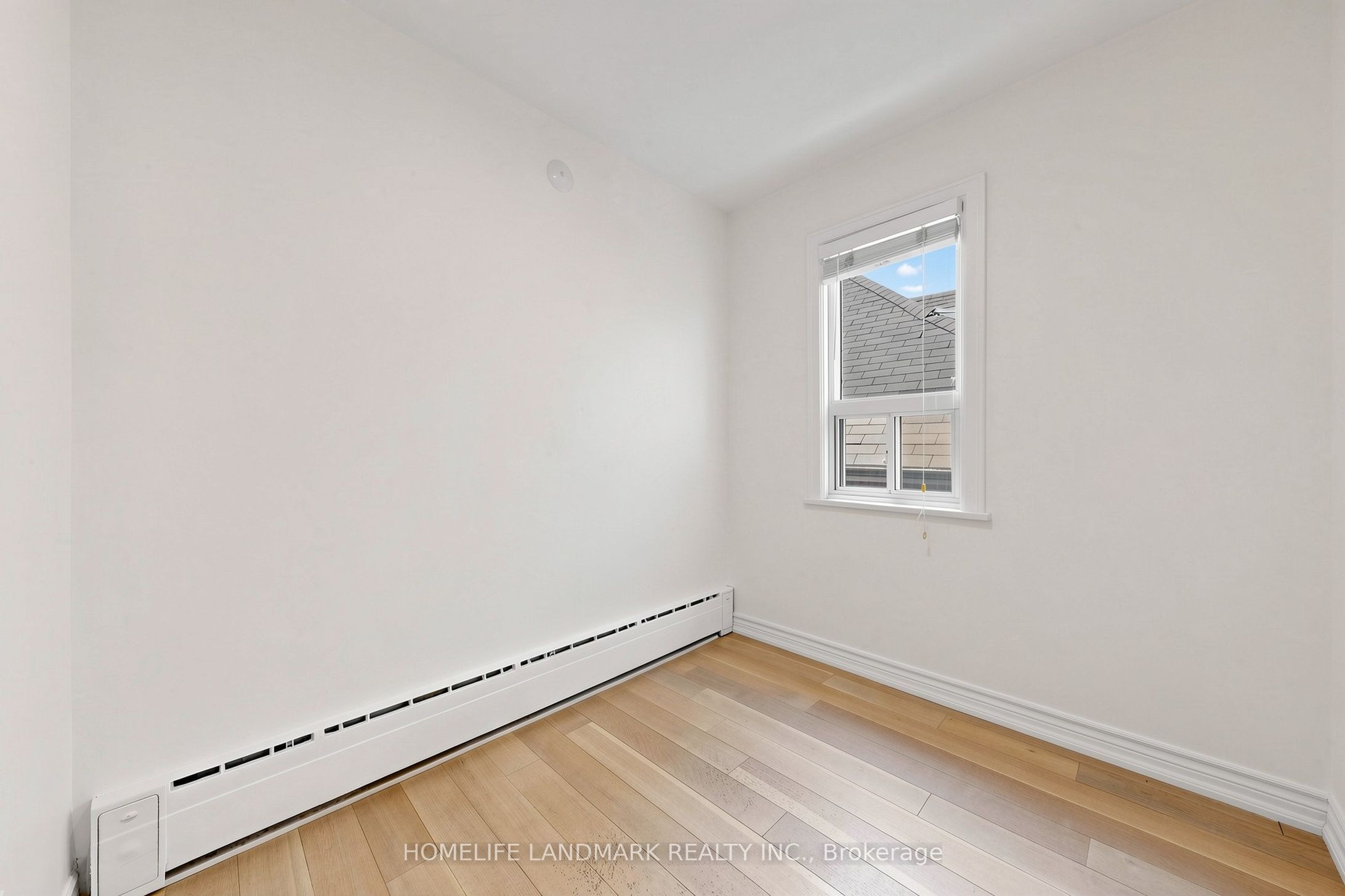 190 Lawrence Avenue W Property Photo 26