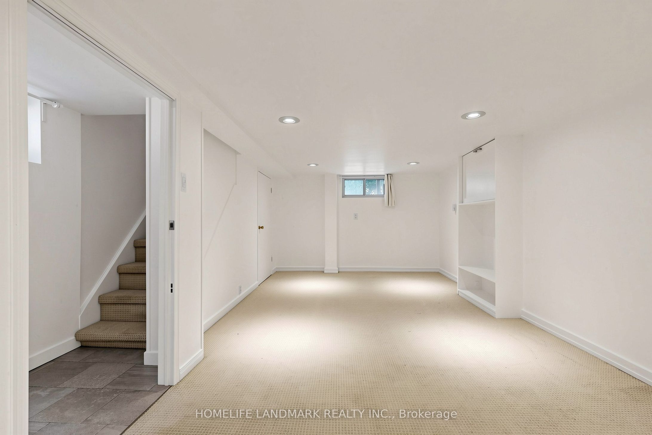 190 Lawrence Avenue W Property Photo 31