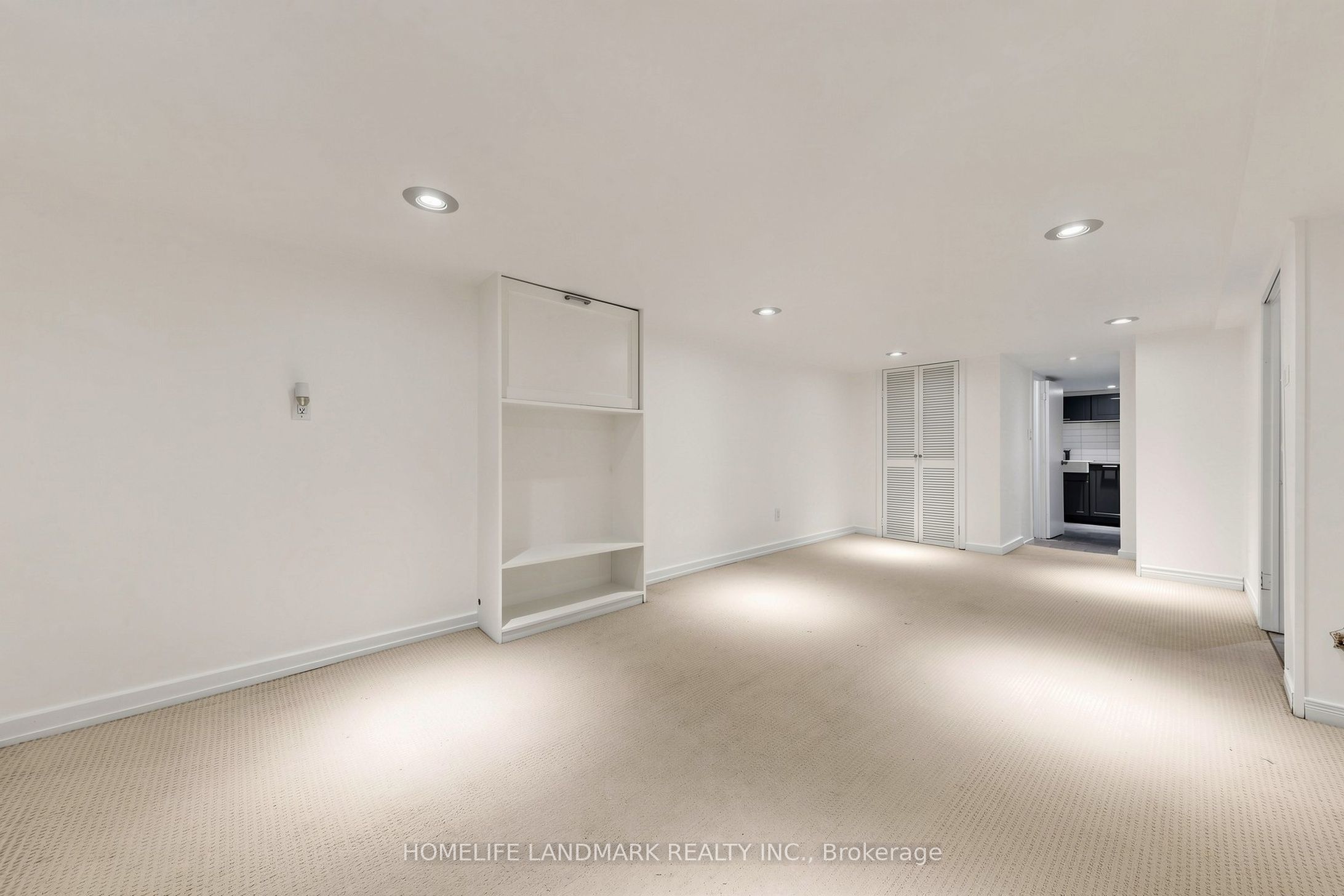 190 Lawrence Avenue W Property Photo 33