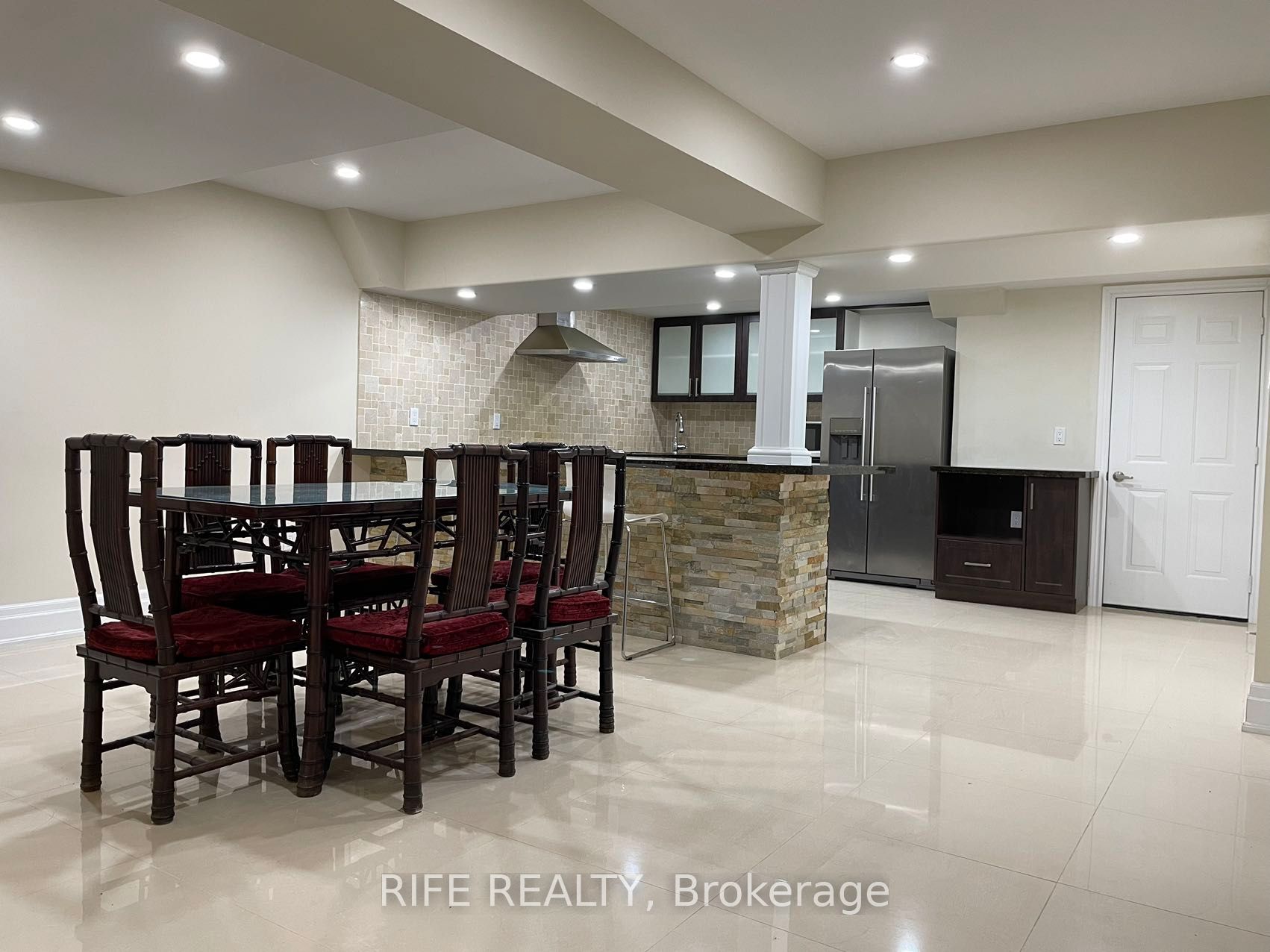 48 Transwell Avenue Property Photo 1