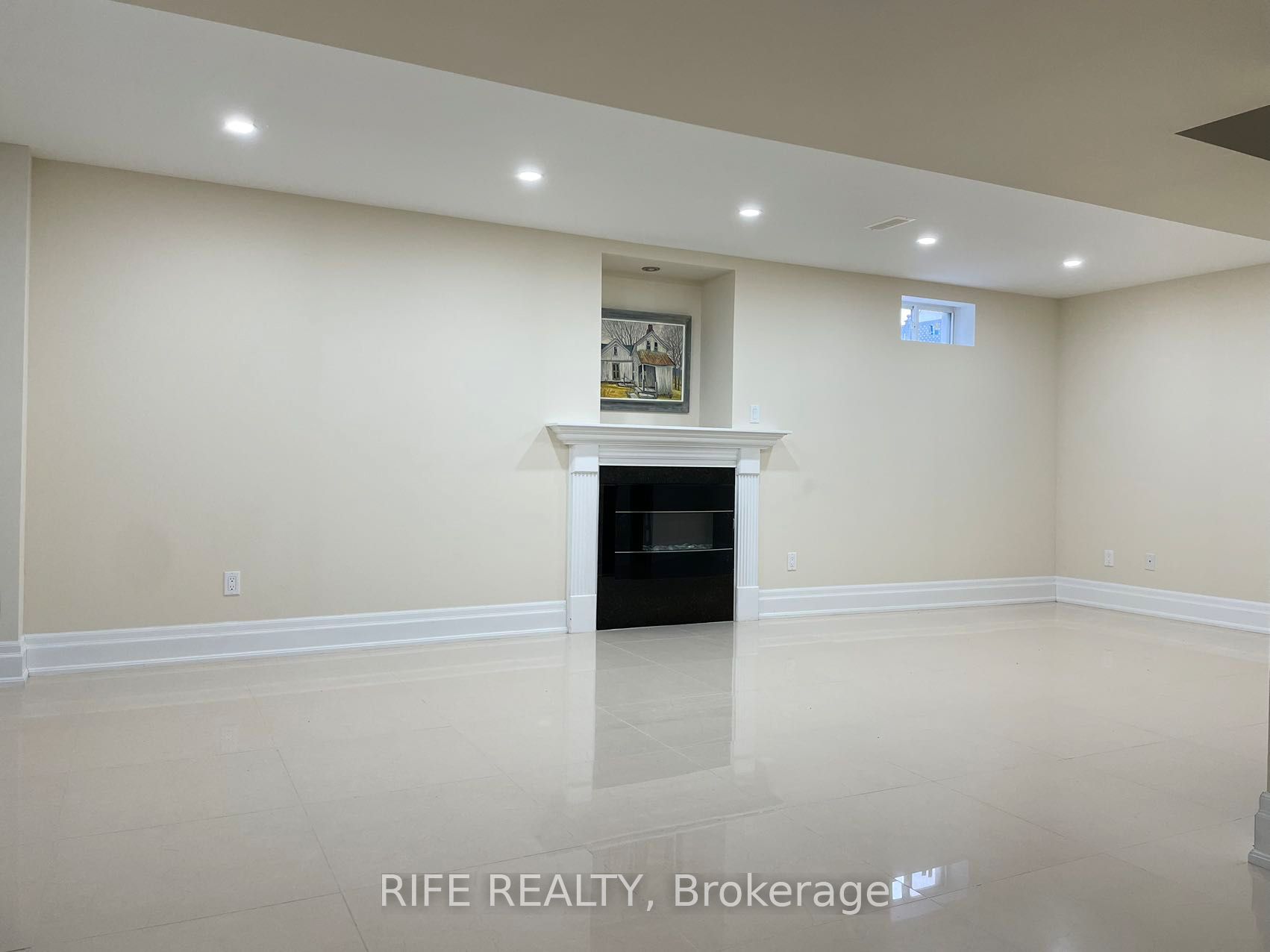 48 Transwell Avenue Property Photo 8