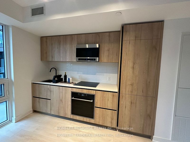117 Broadway Avenue 416 Property Photo 15