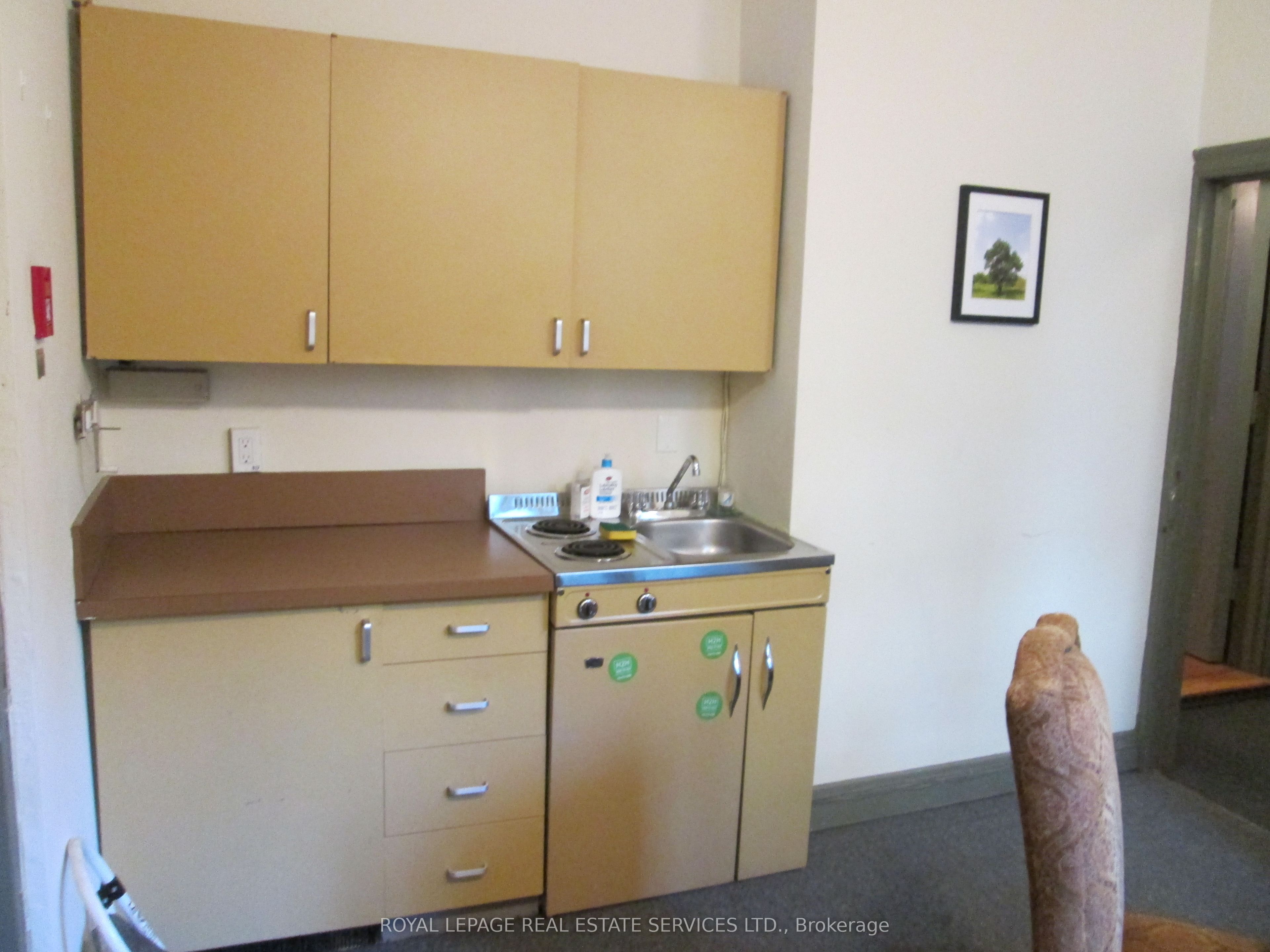 6 Trinity Square Property Photo 7