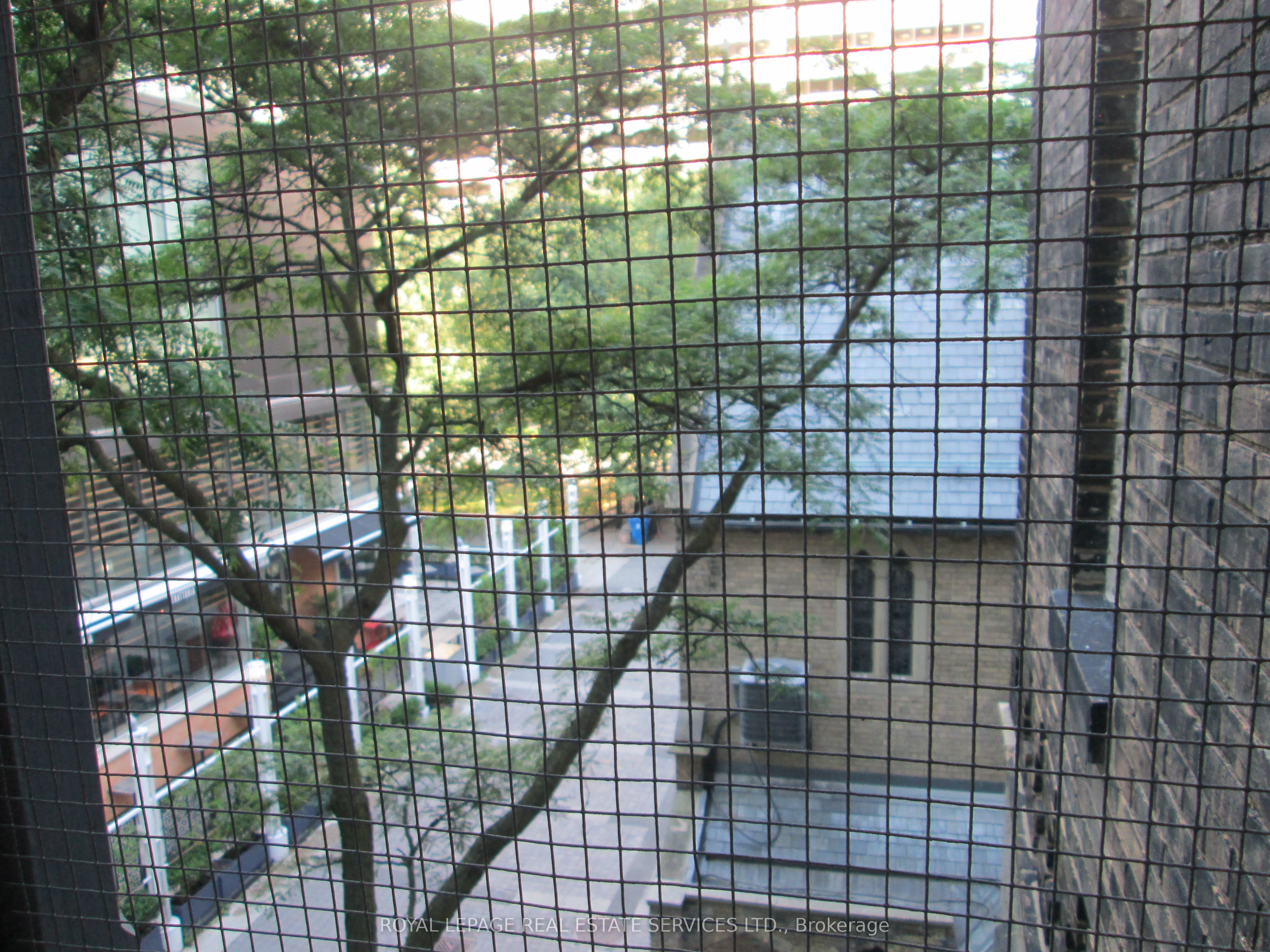 6 Trinity Square Property Photo 10