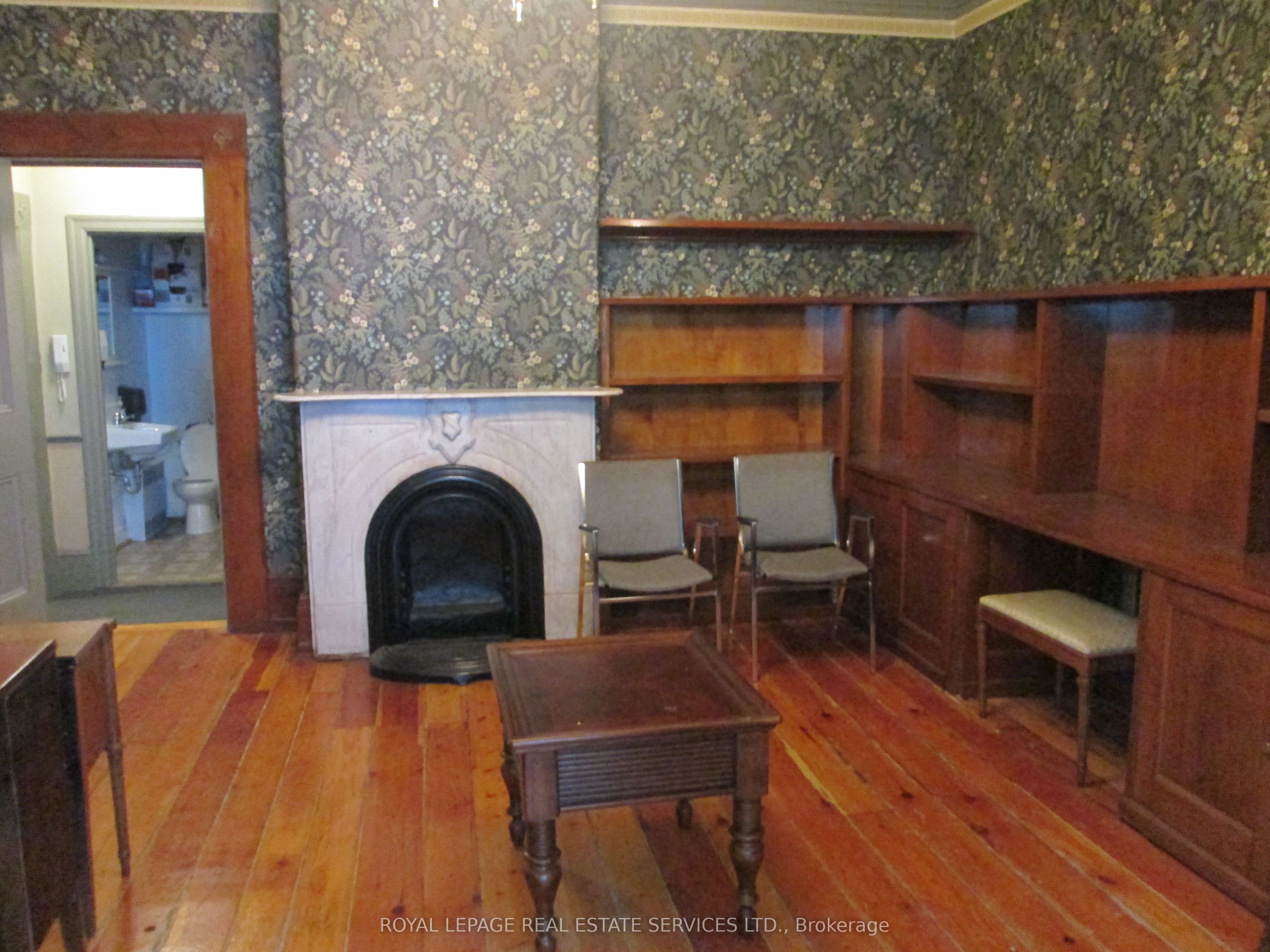 6 Trinity Square Property Photo 11