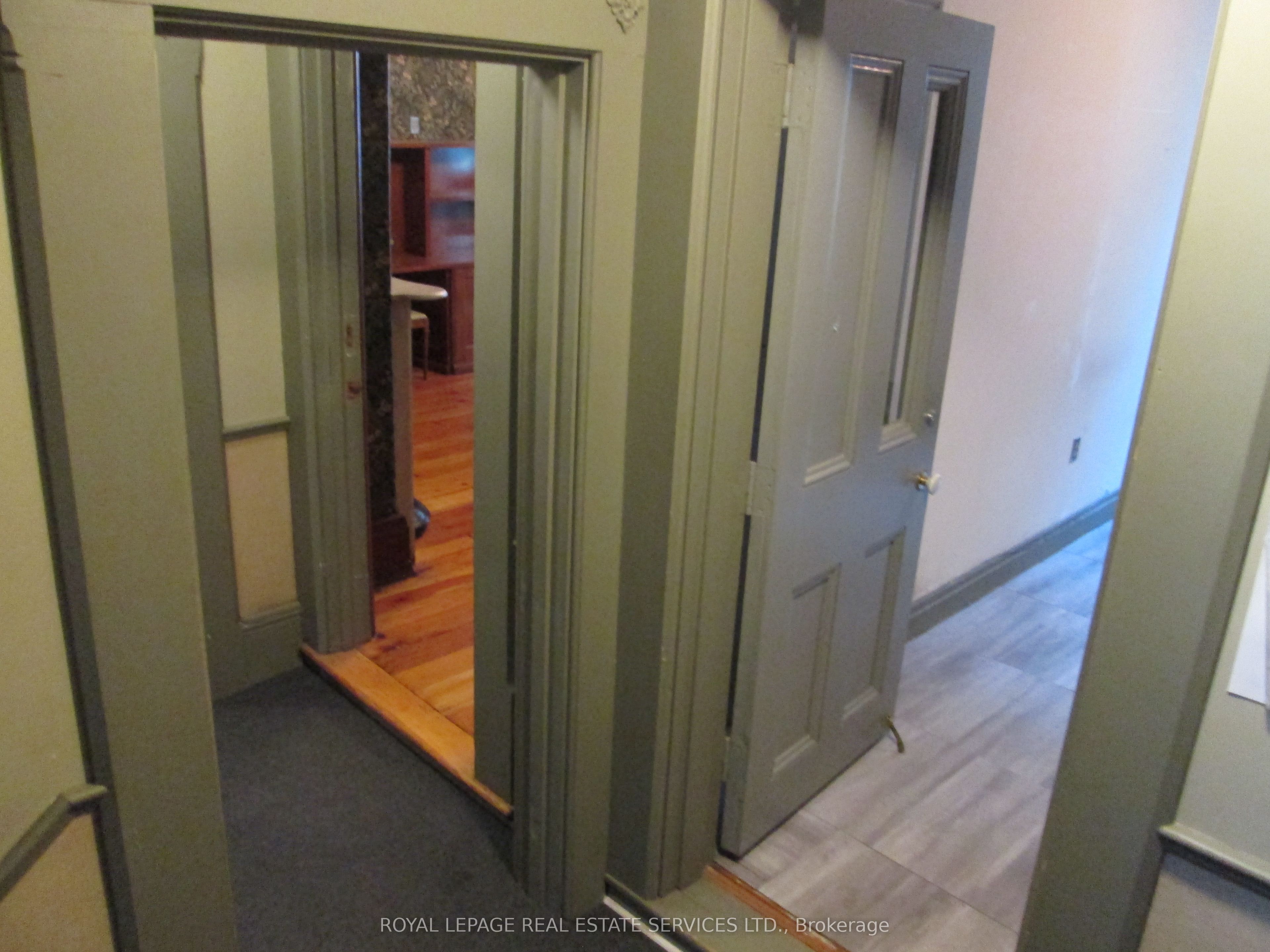 6 Trinity Square Property Photo 12