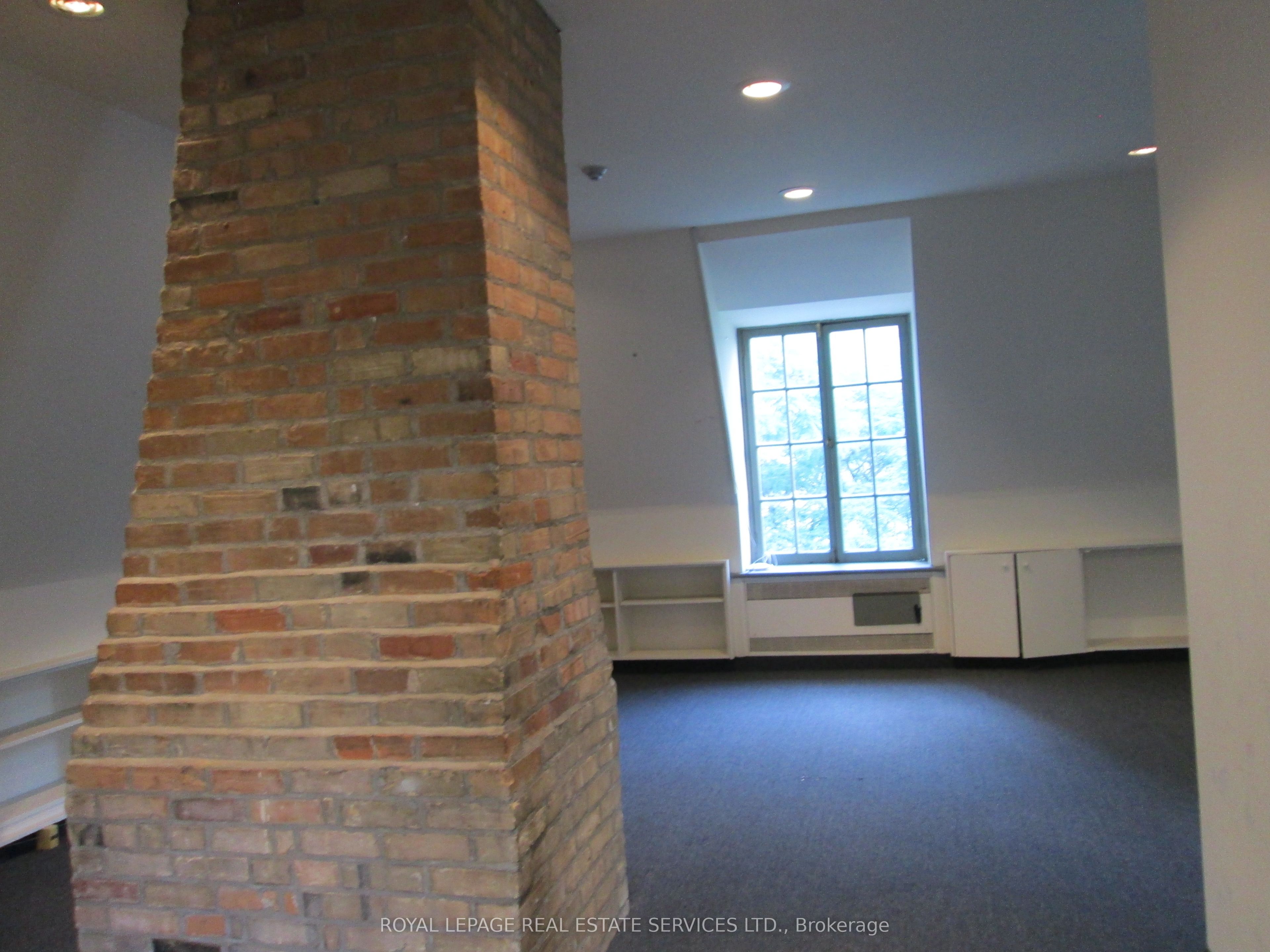 6 Trinity Square Property Photo 14