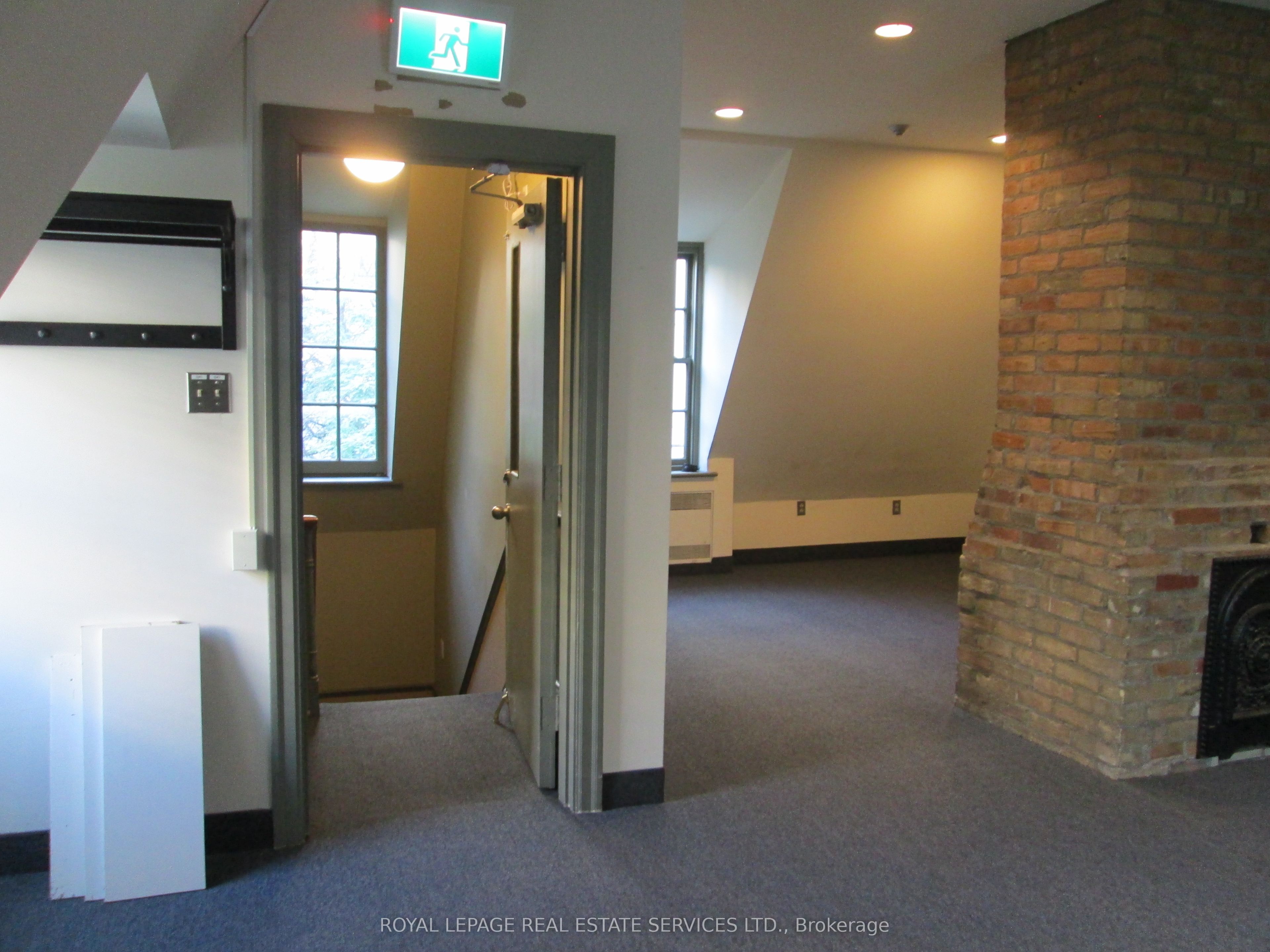 6 Trinity Square Property Photo 16