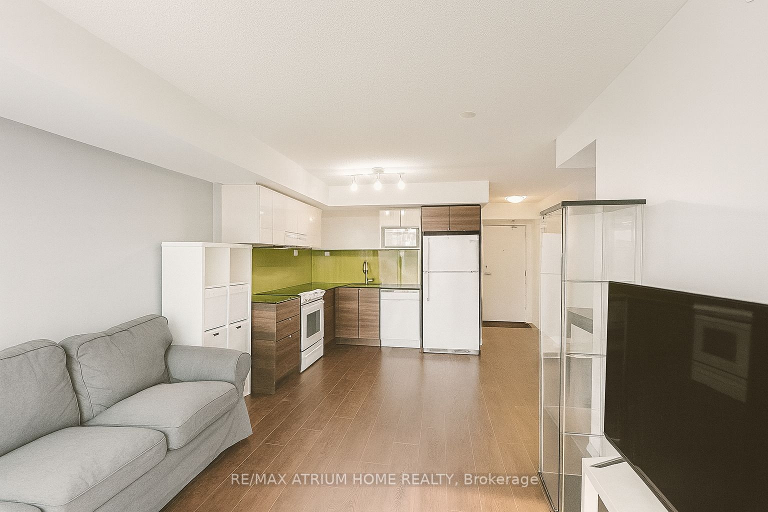 72 Esther Shiner Boulevard 320 Property Photo 3