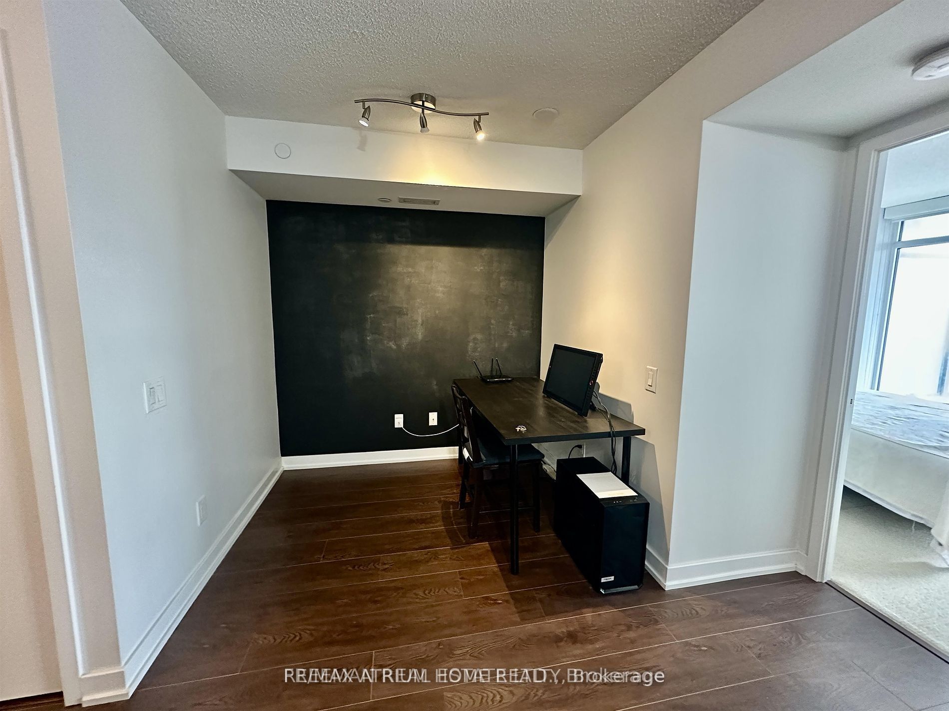 72 Esther Shiner Boulevard 320 Property Photo 10