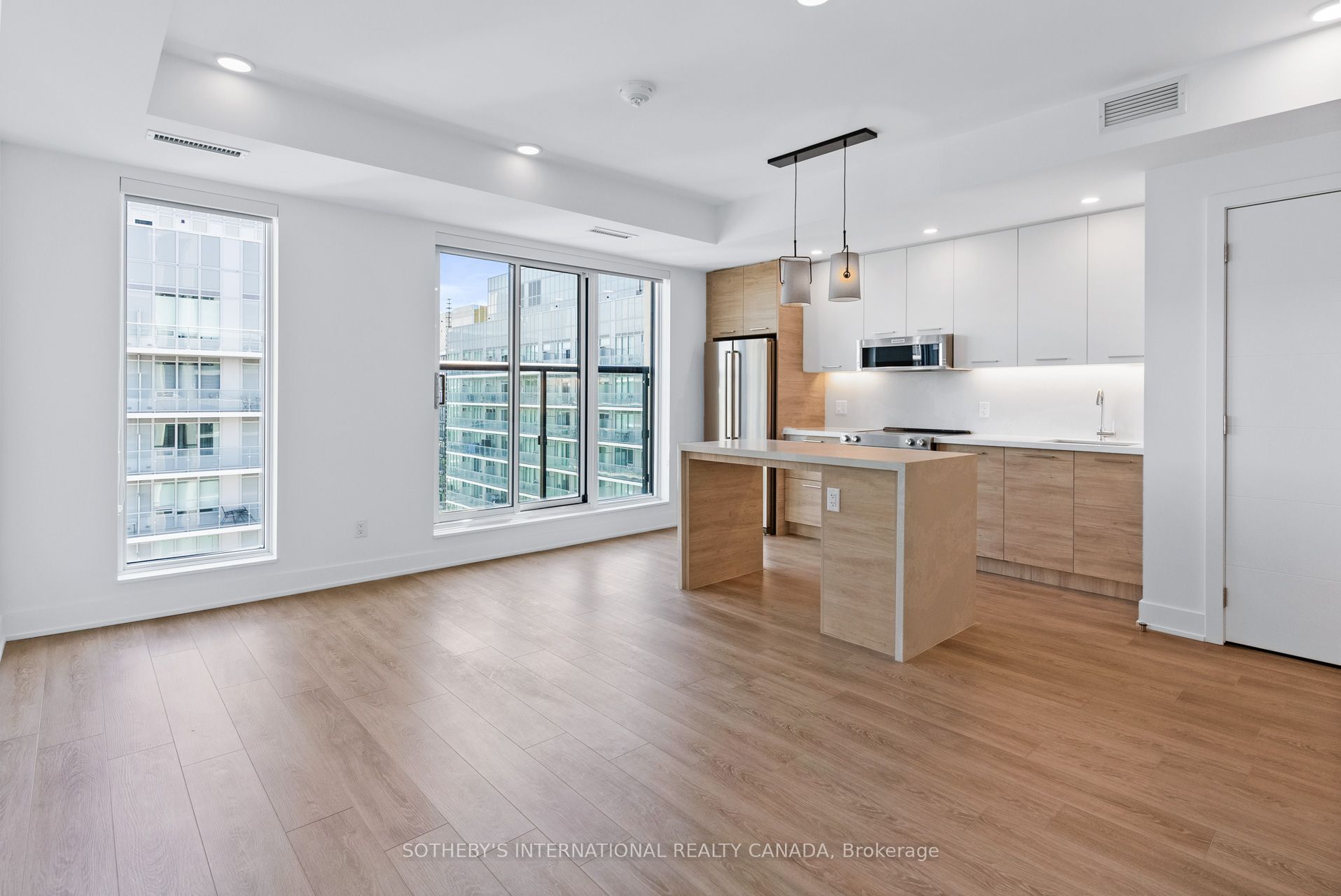 200 Redpath Avenue 3605 Property Photo 1