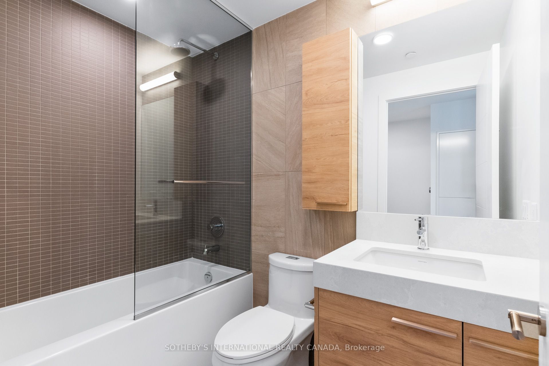 200 Redpath Avenue 3605 Property Photo 3