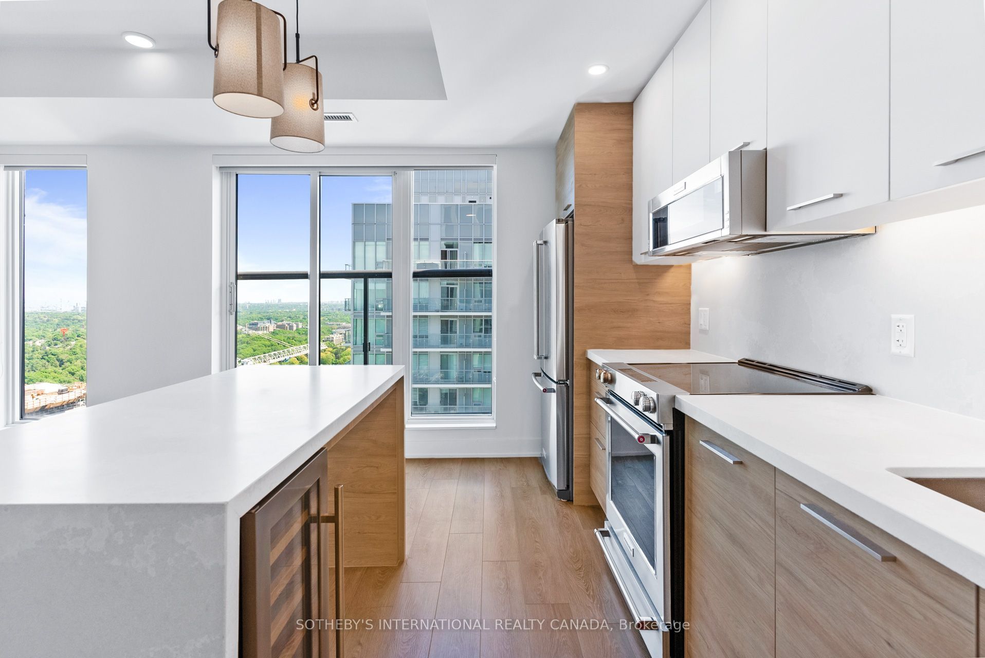 200 Redpath Avenue 3605 Property Photo 7