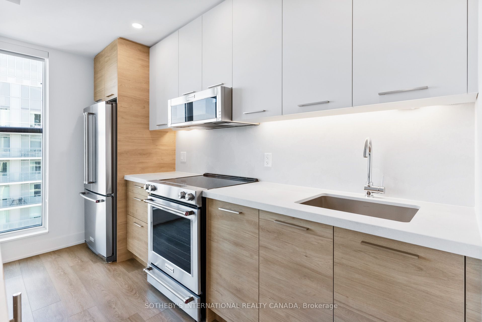 200 Redpath Avenue 3605 Property Photo 9