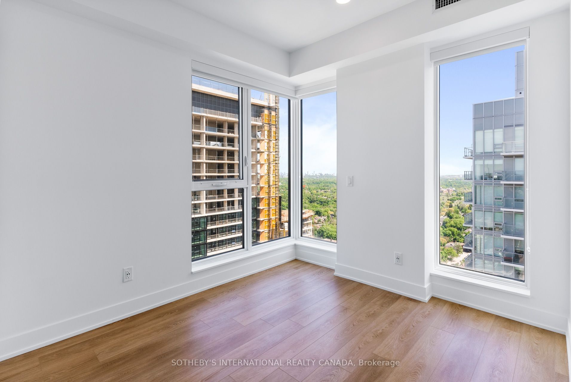 200 Redpath Avenue 3605 Property Photo 12