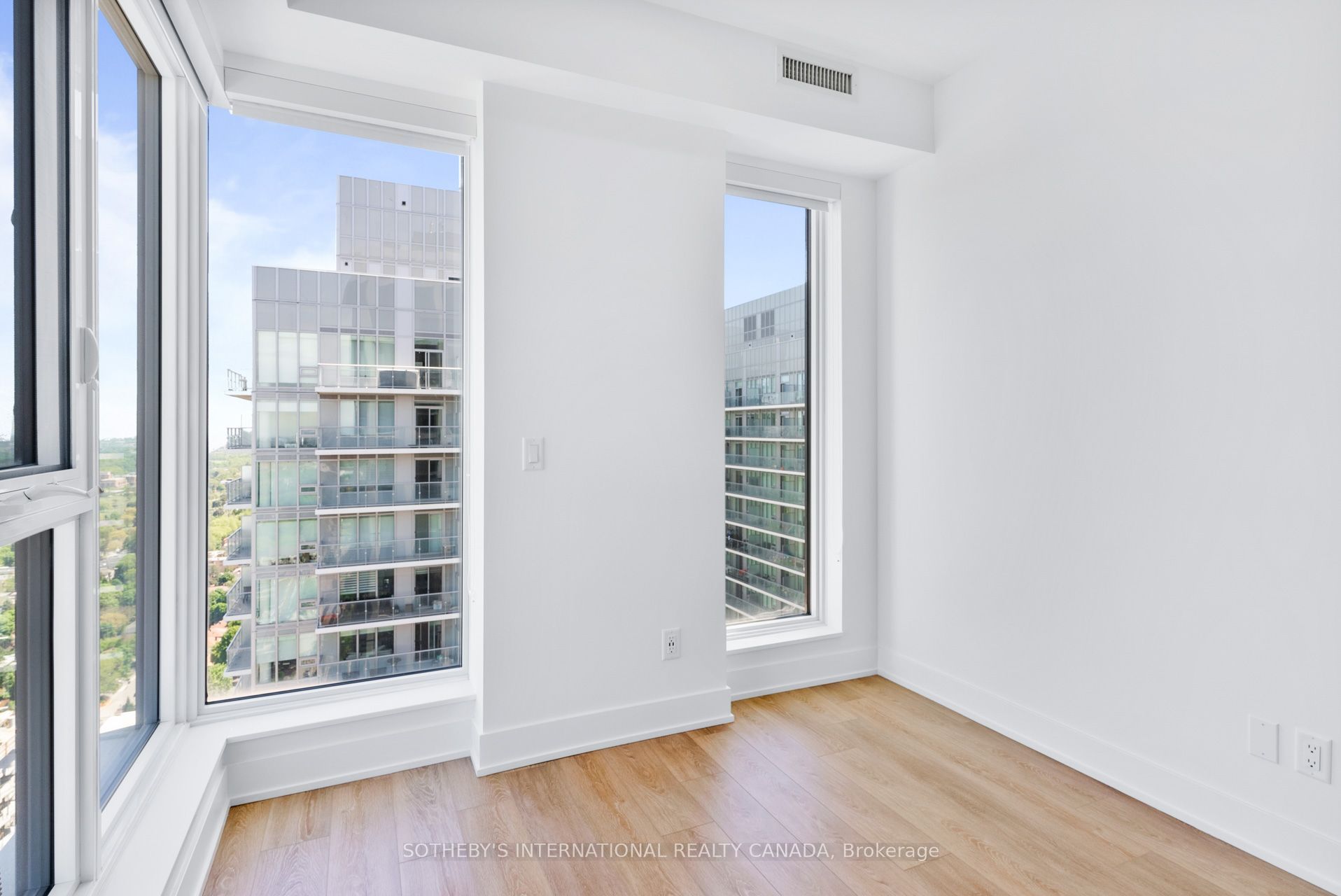 200 Redpath Avenue 3605 Property Photo 13
