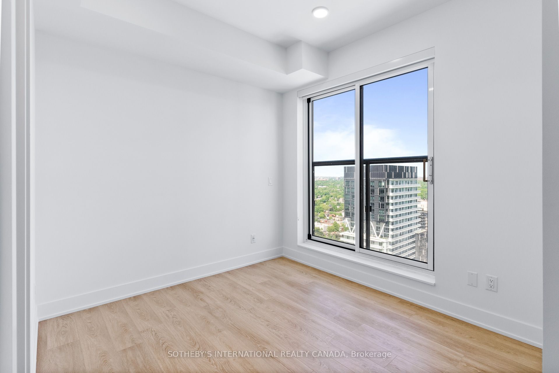 200 Redpath Avenue 3605 Property Photo 15