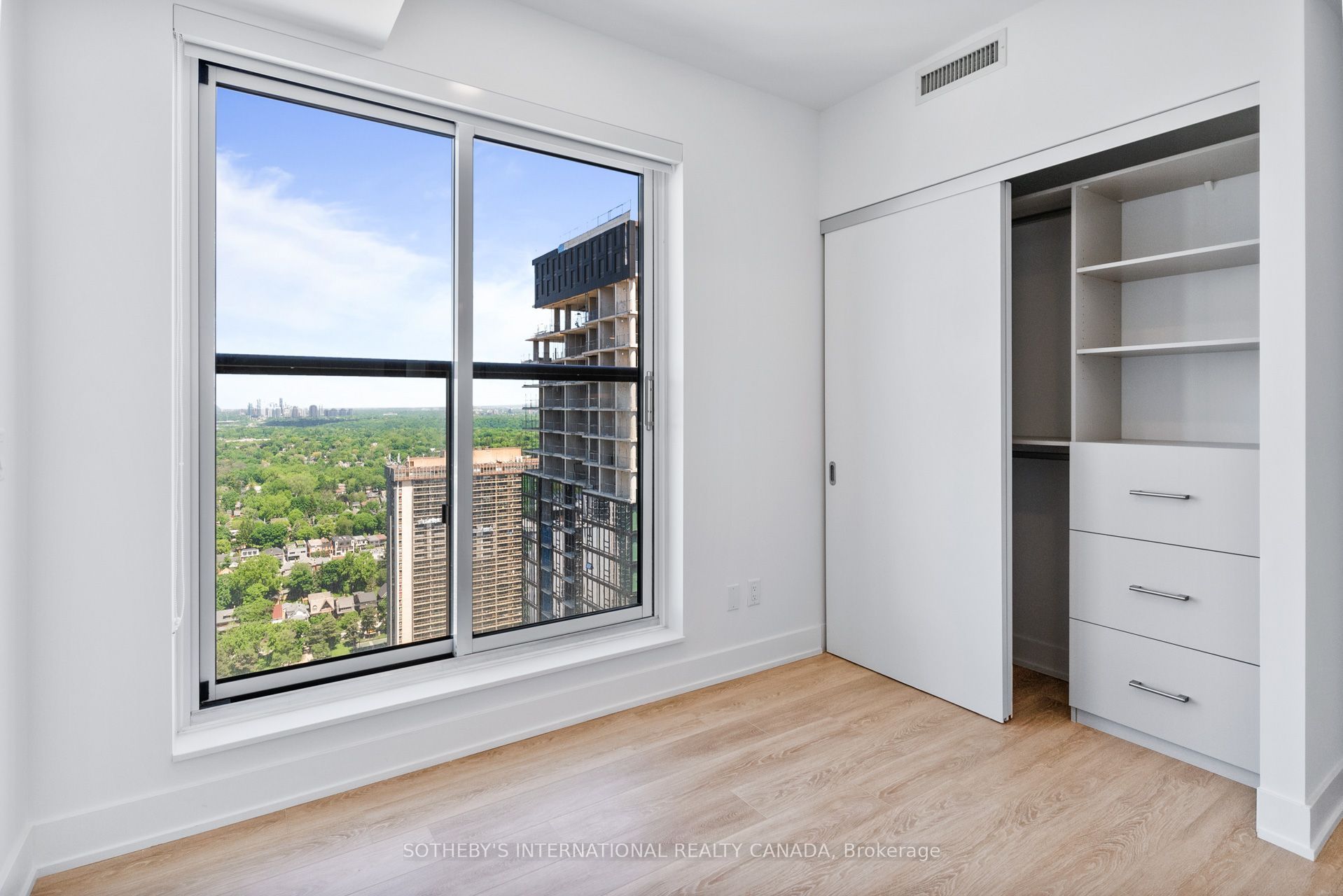 200 Redpath Avenue 3605 Property Photo 16