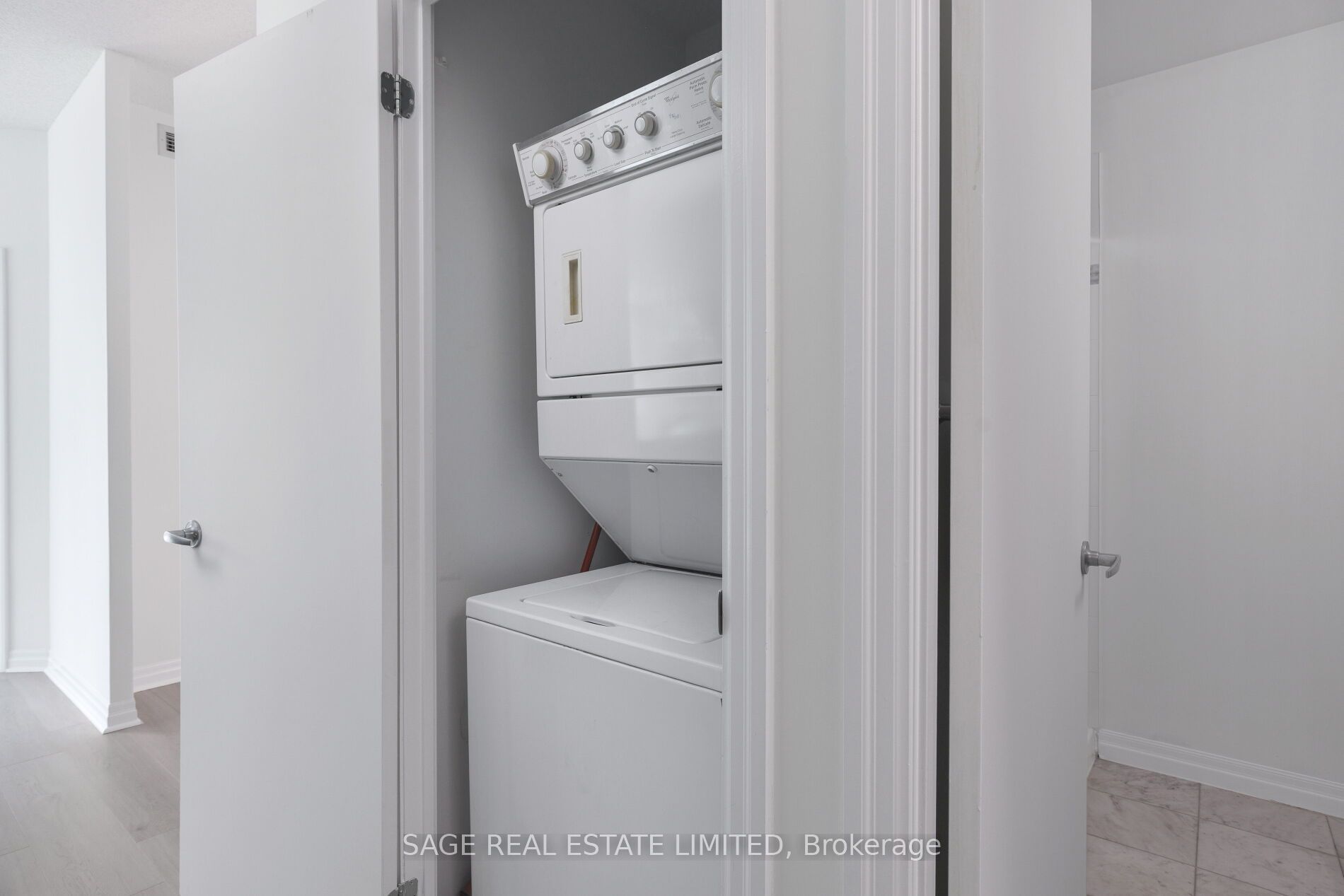 16 Yonge Street 2711 Property Photo 36
