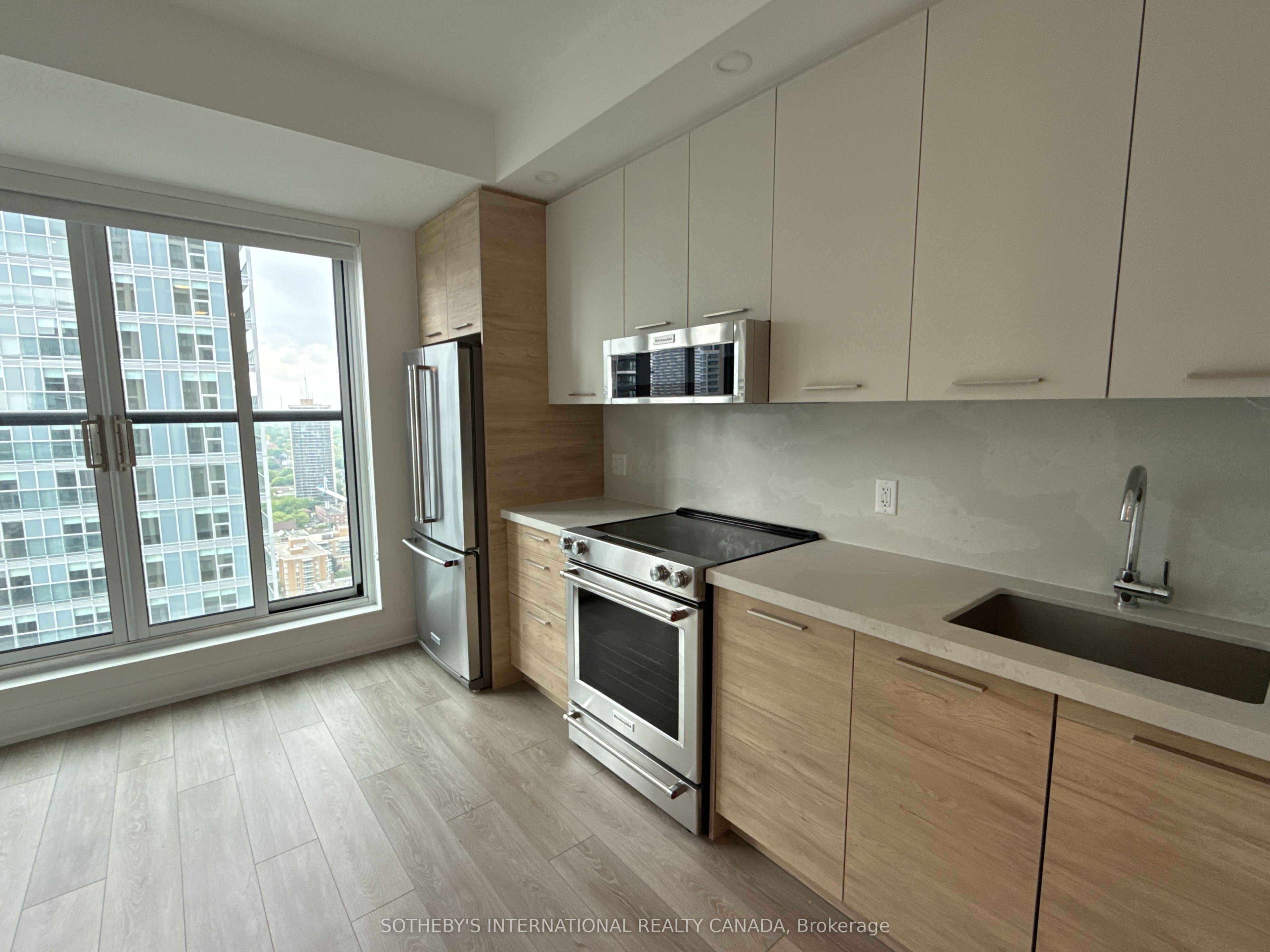 200 Redpath Avenue 2606 Property Photo 5