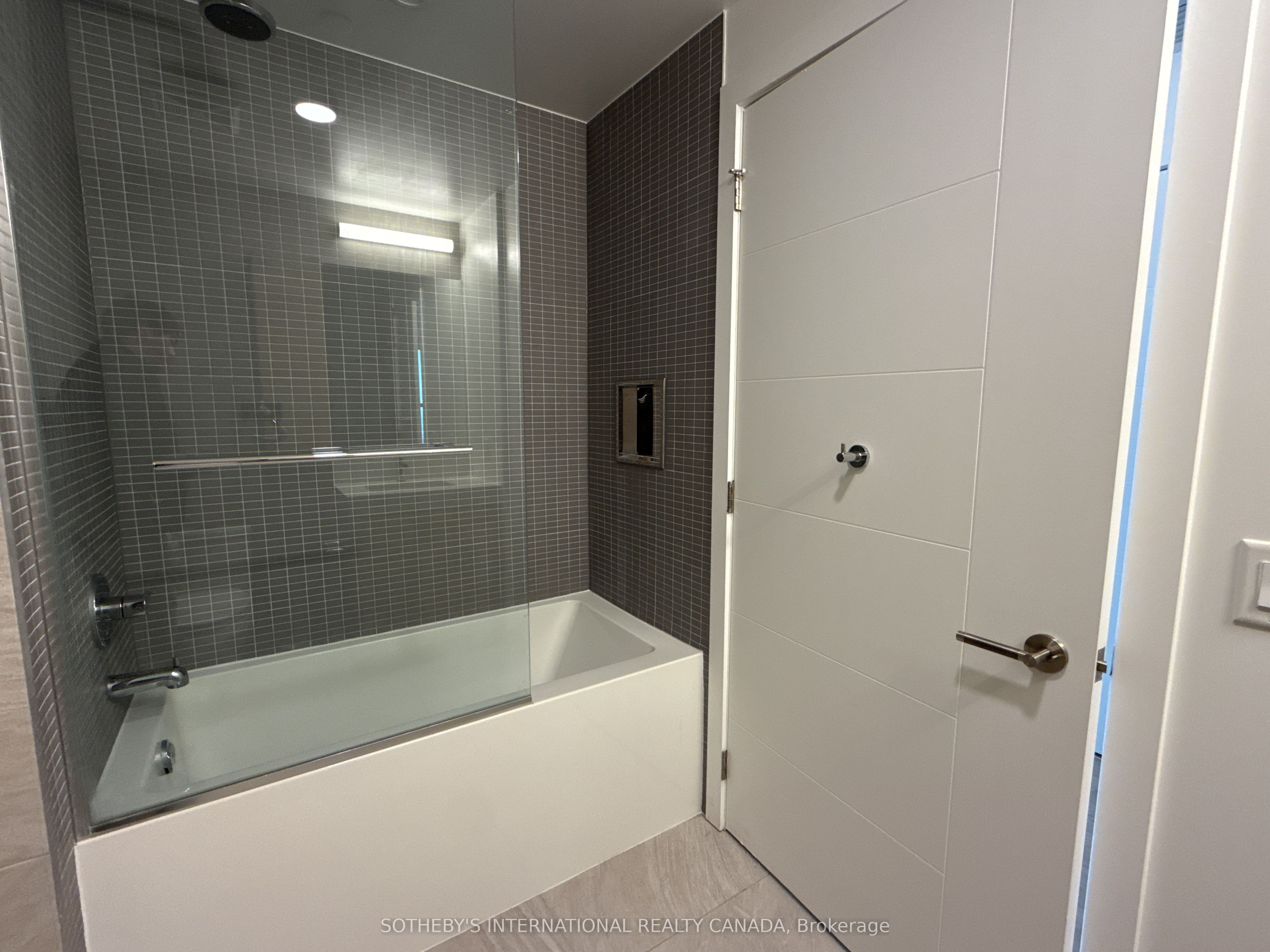 200 Redpath Avenue 2606 Property Photo 9
