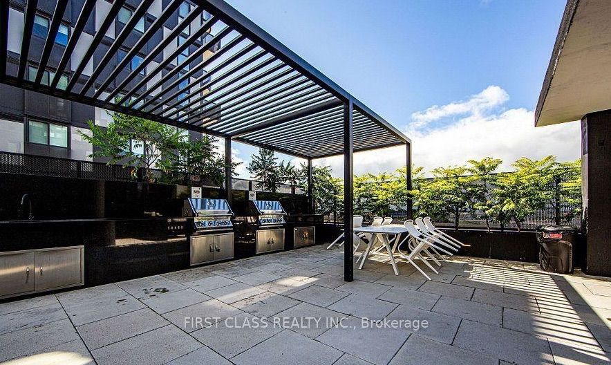 30 Tretti Way 1202 Property Photo 15
