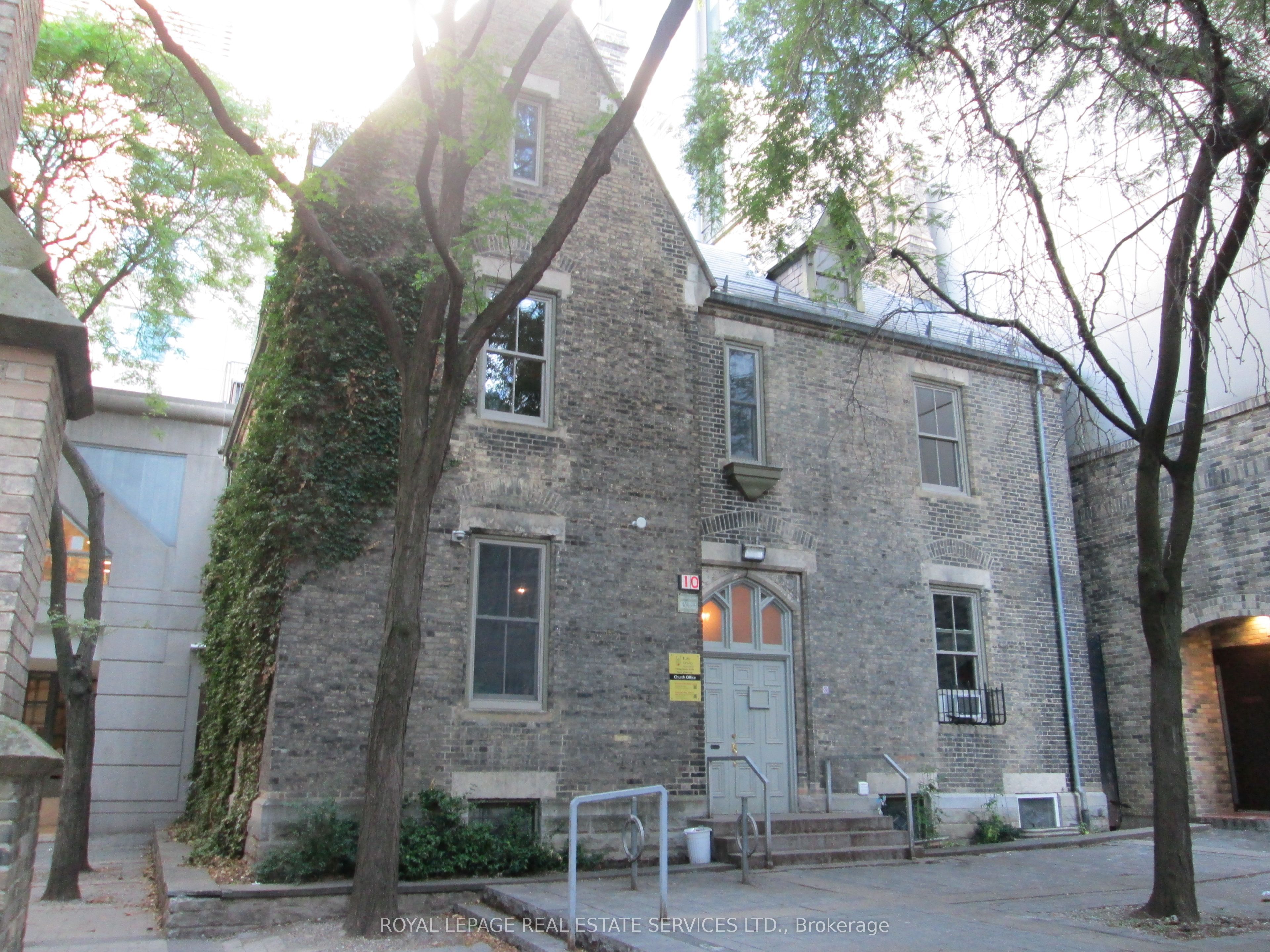 10 Trinity Square Property Photo 1